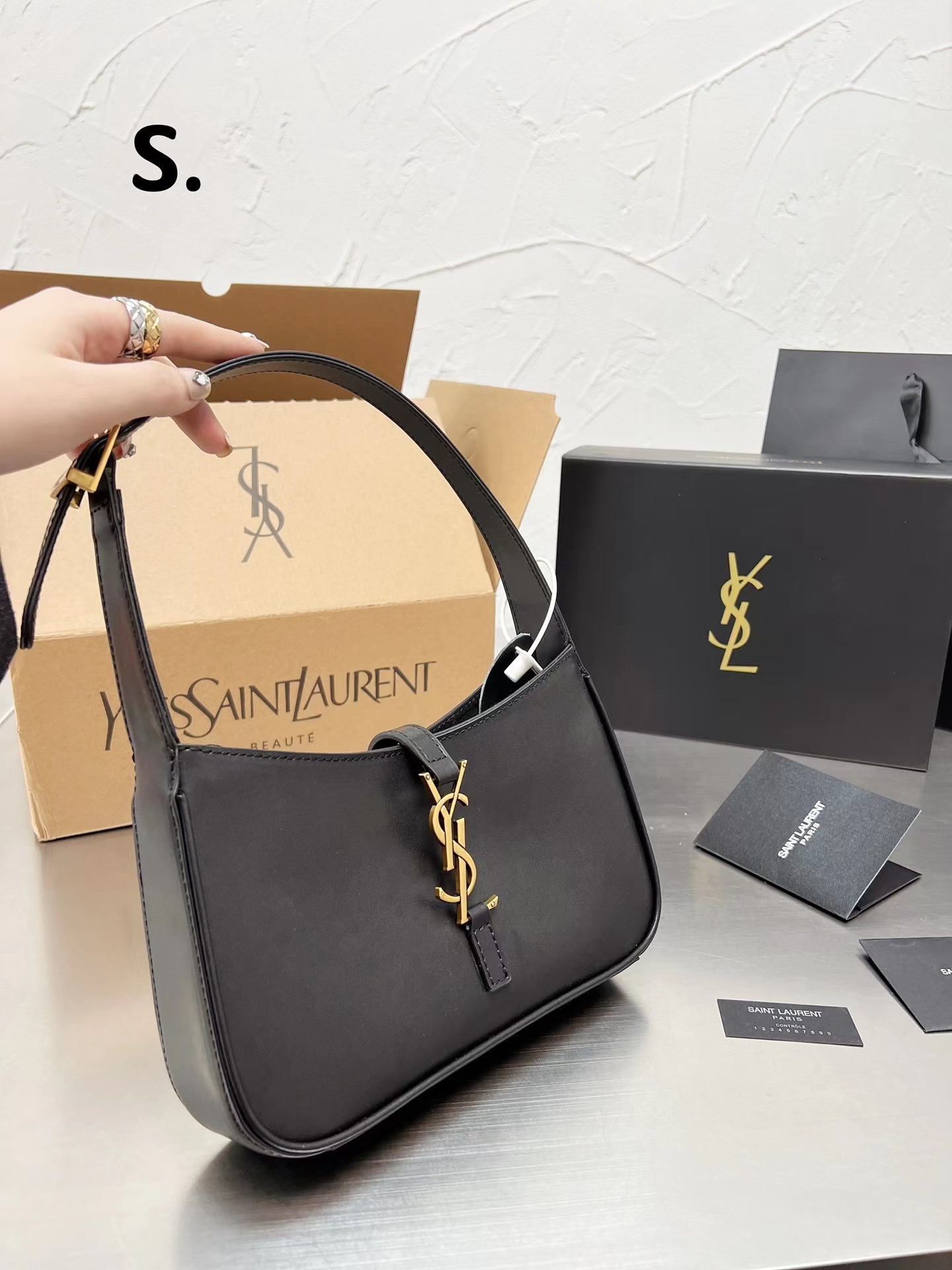 59.83$ YSL   code 472-6369-R gallery