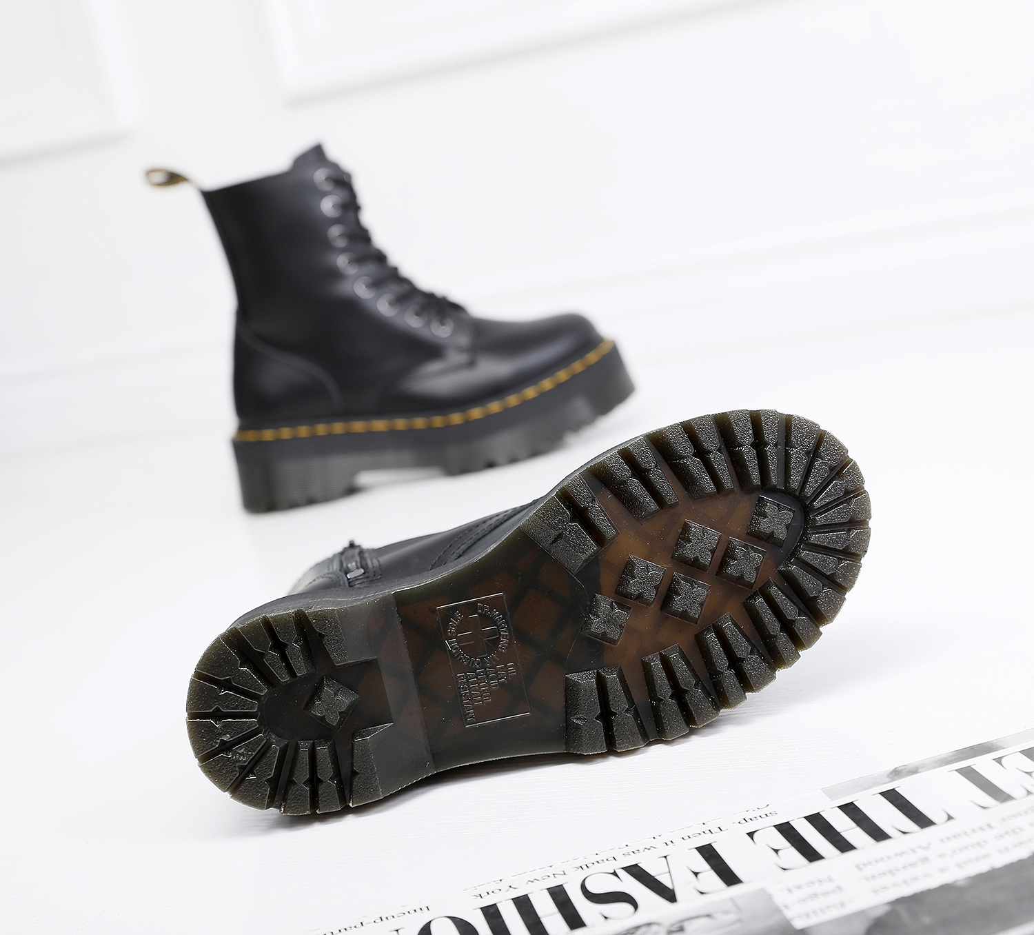 6555-Dr.Martens  59.51$ gallery