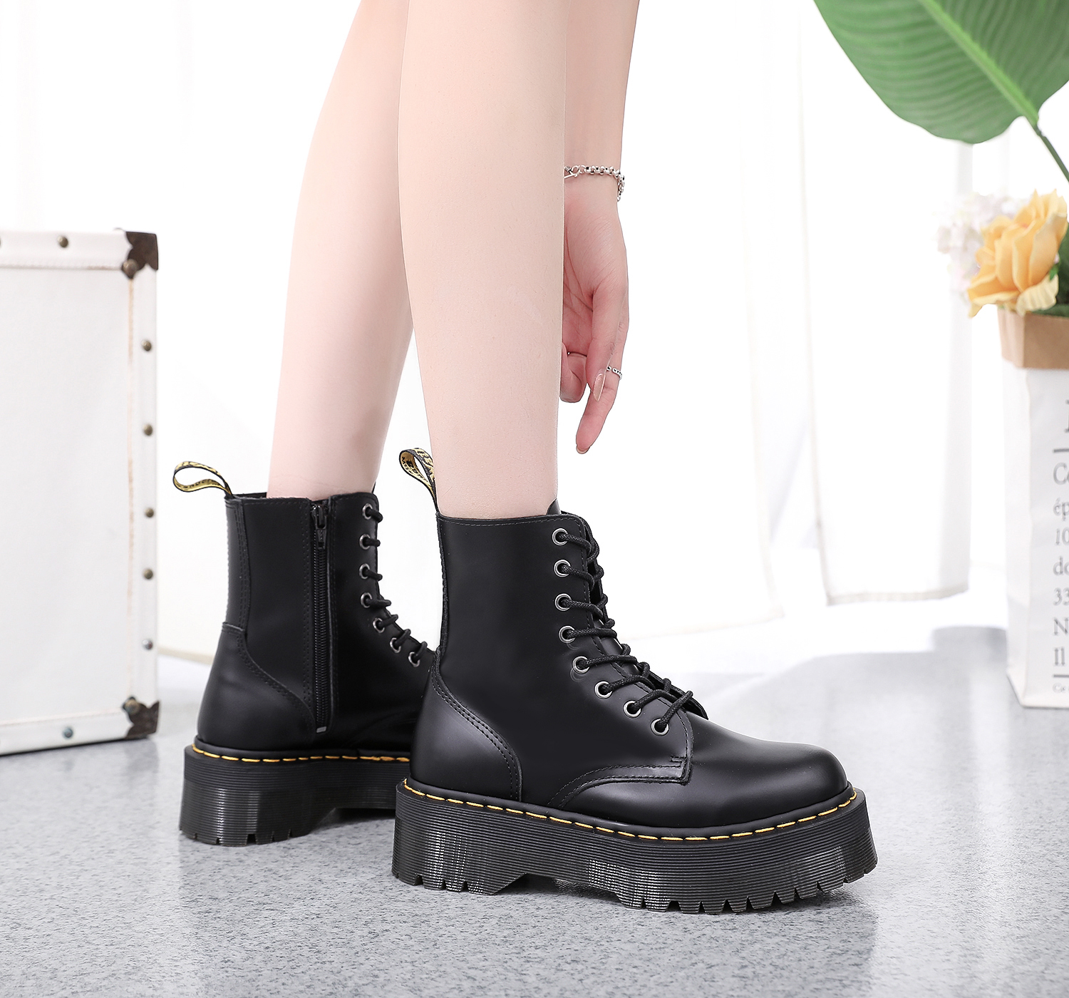 6555-Dr.Martens  59.51$ gallery