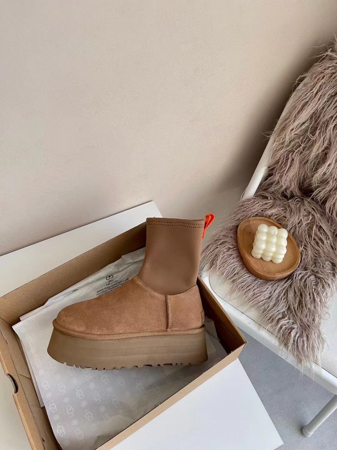 69.38$ UGG     code 506-6903-R gallery