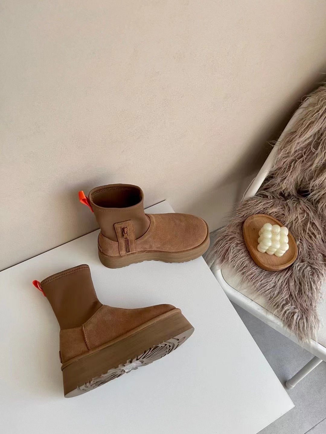 69.38$ UGG     code 506-6903-R gallery