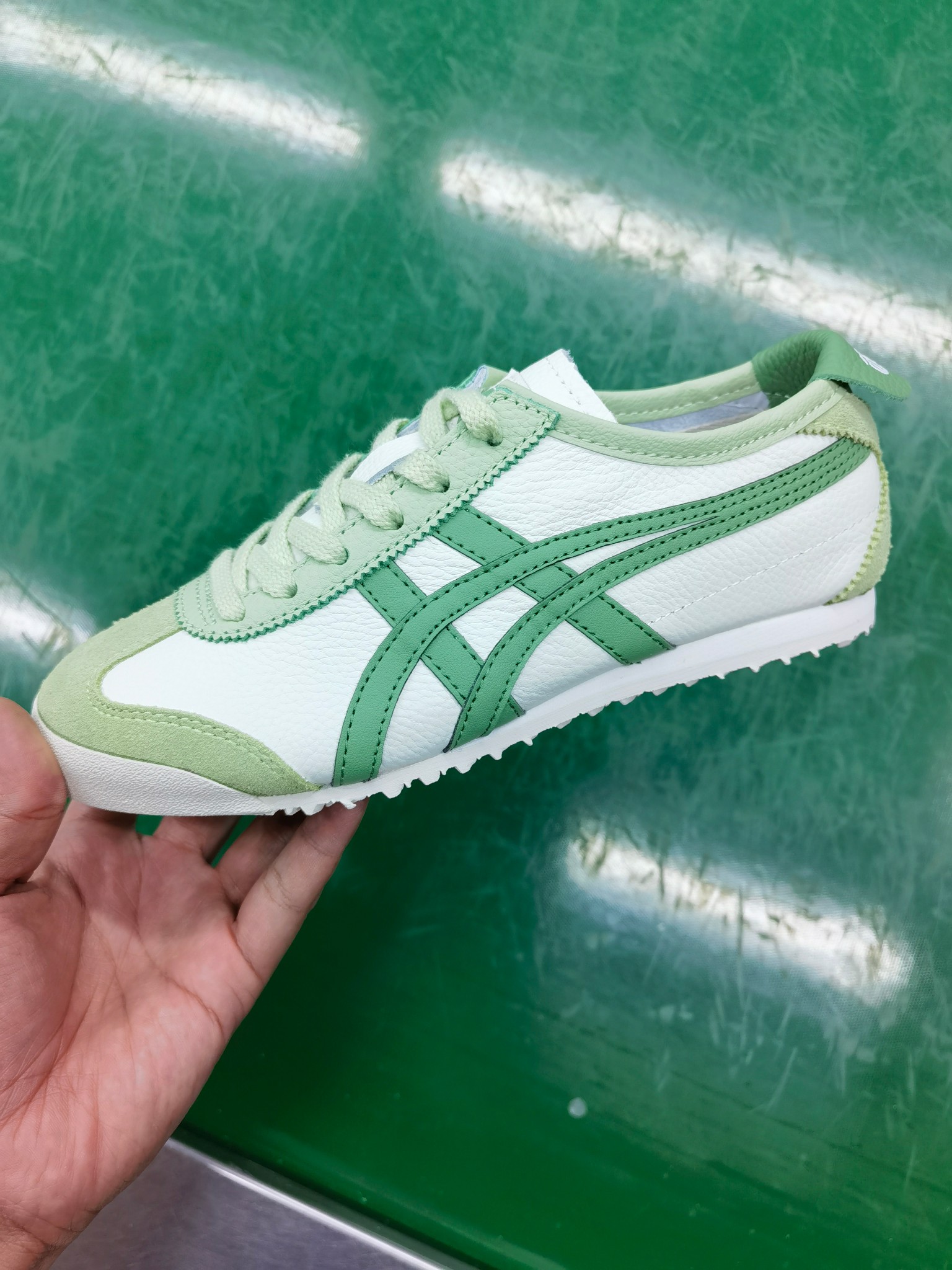 83850-Asics-480 gallery