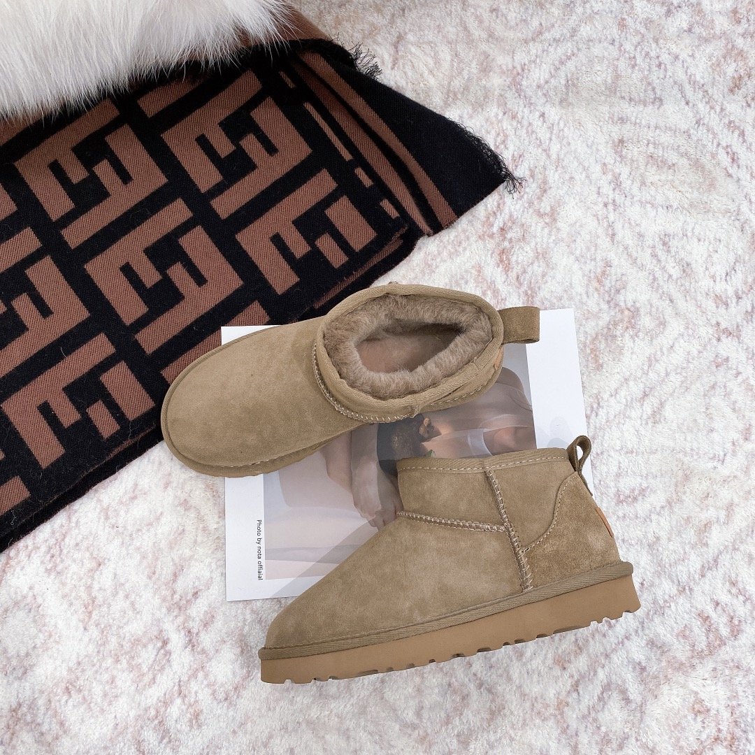 8709-T  49.51 UGG 1:1 gallery