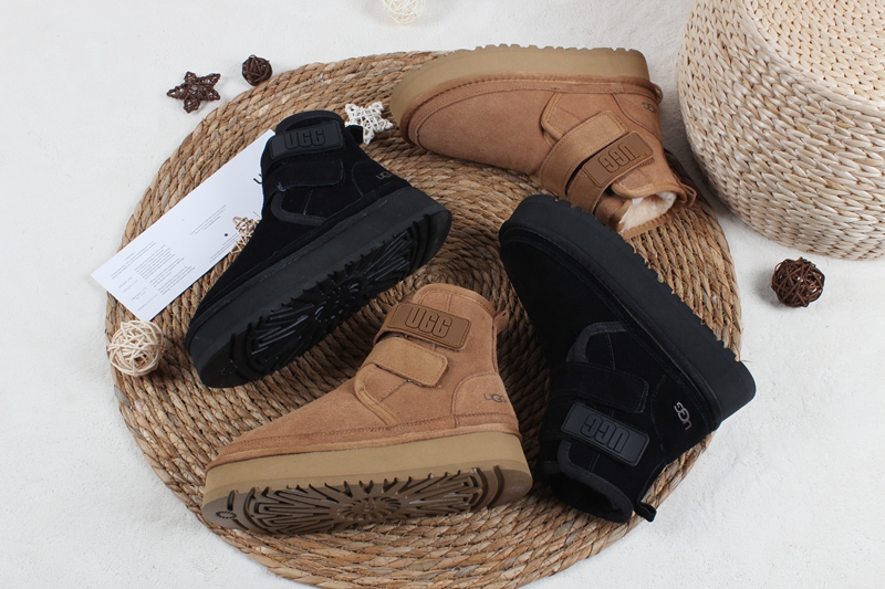 8829-T    $48.86 UGG gallery