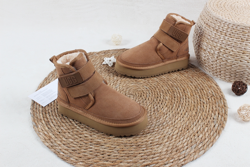 8829-T    $48.86 UGG gallery