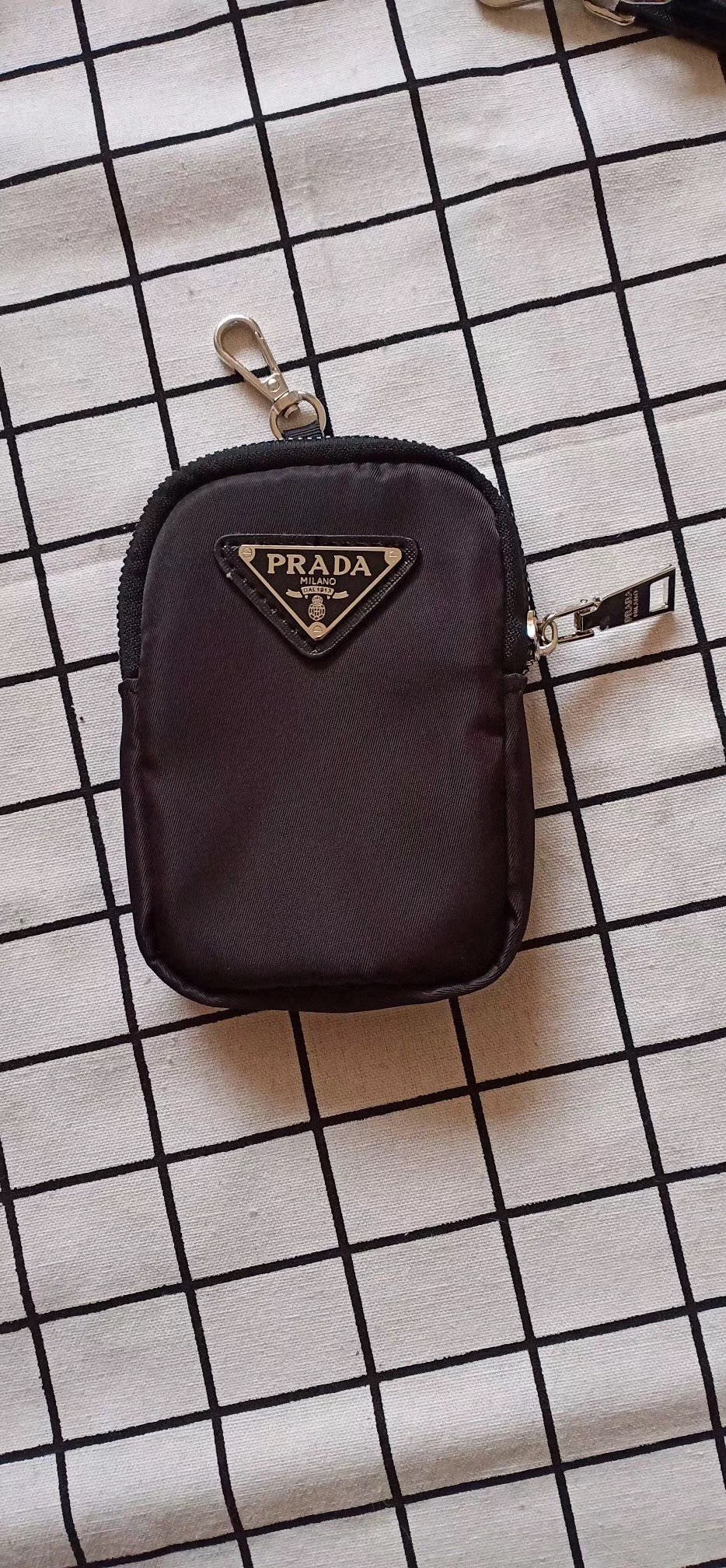 8844-T    20.99$ PRADA gallery