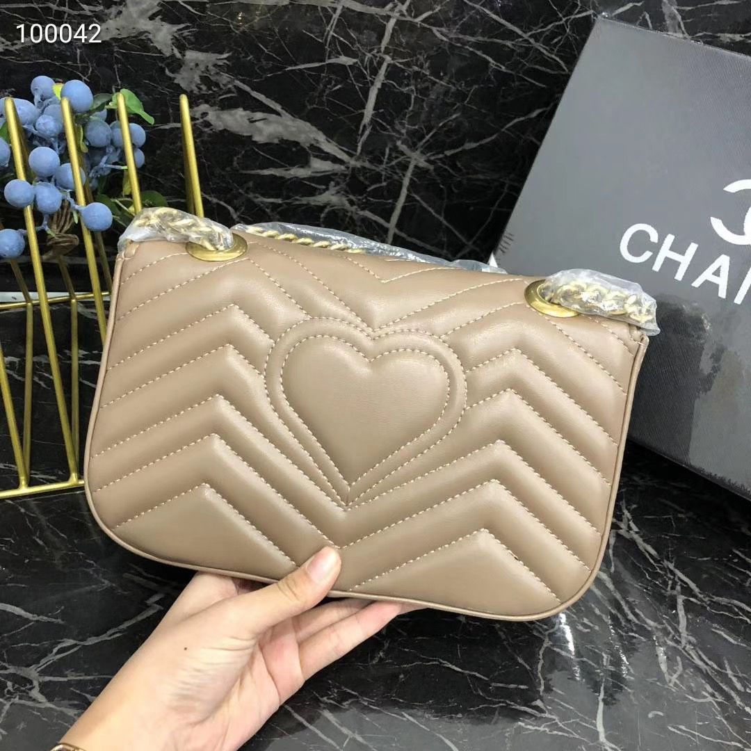 9333-T    39.79$ GUCCI gallery