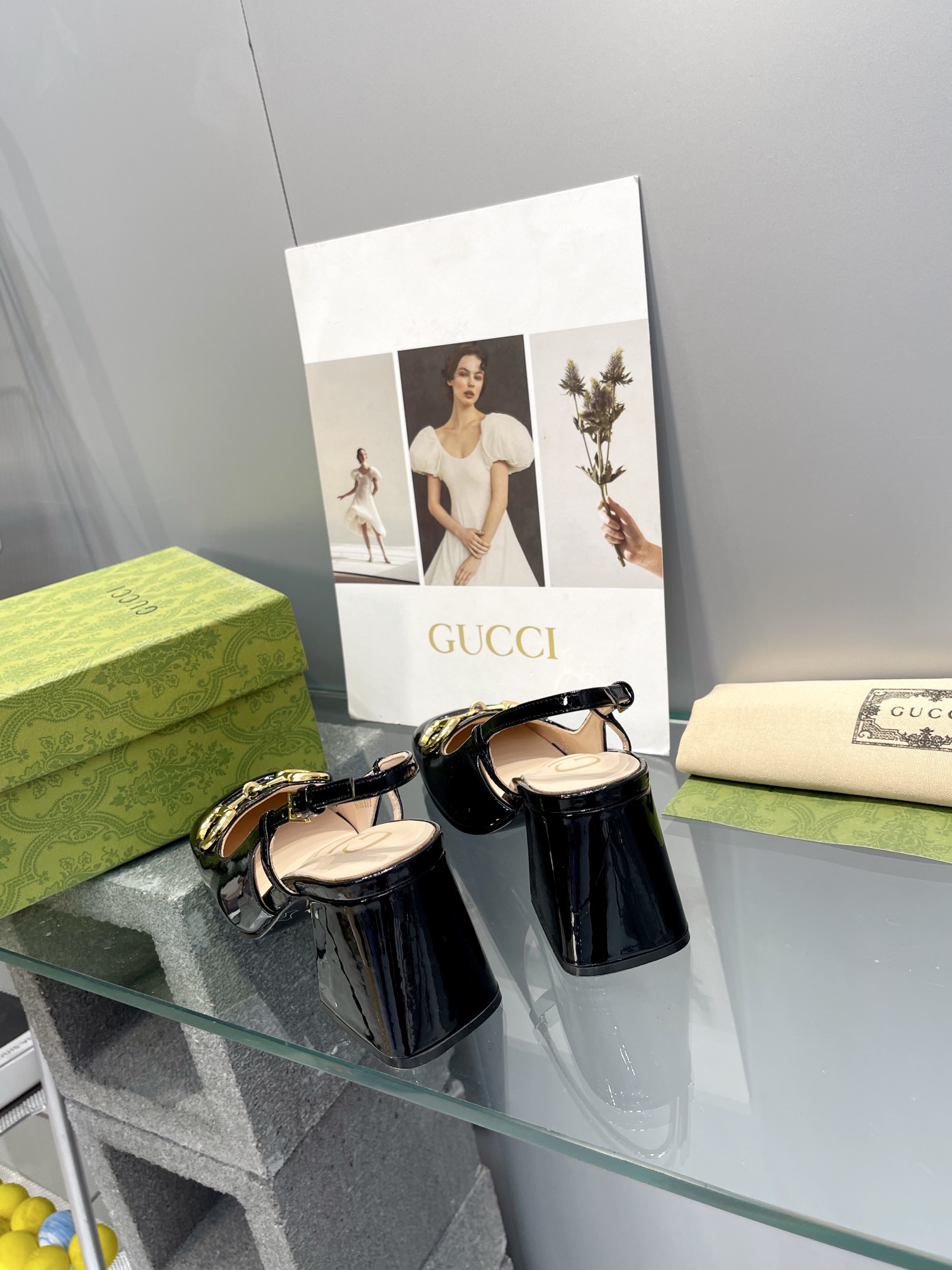 93556-Gucci-828 gallery