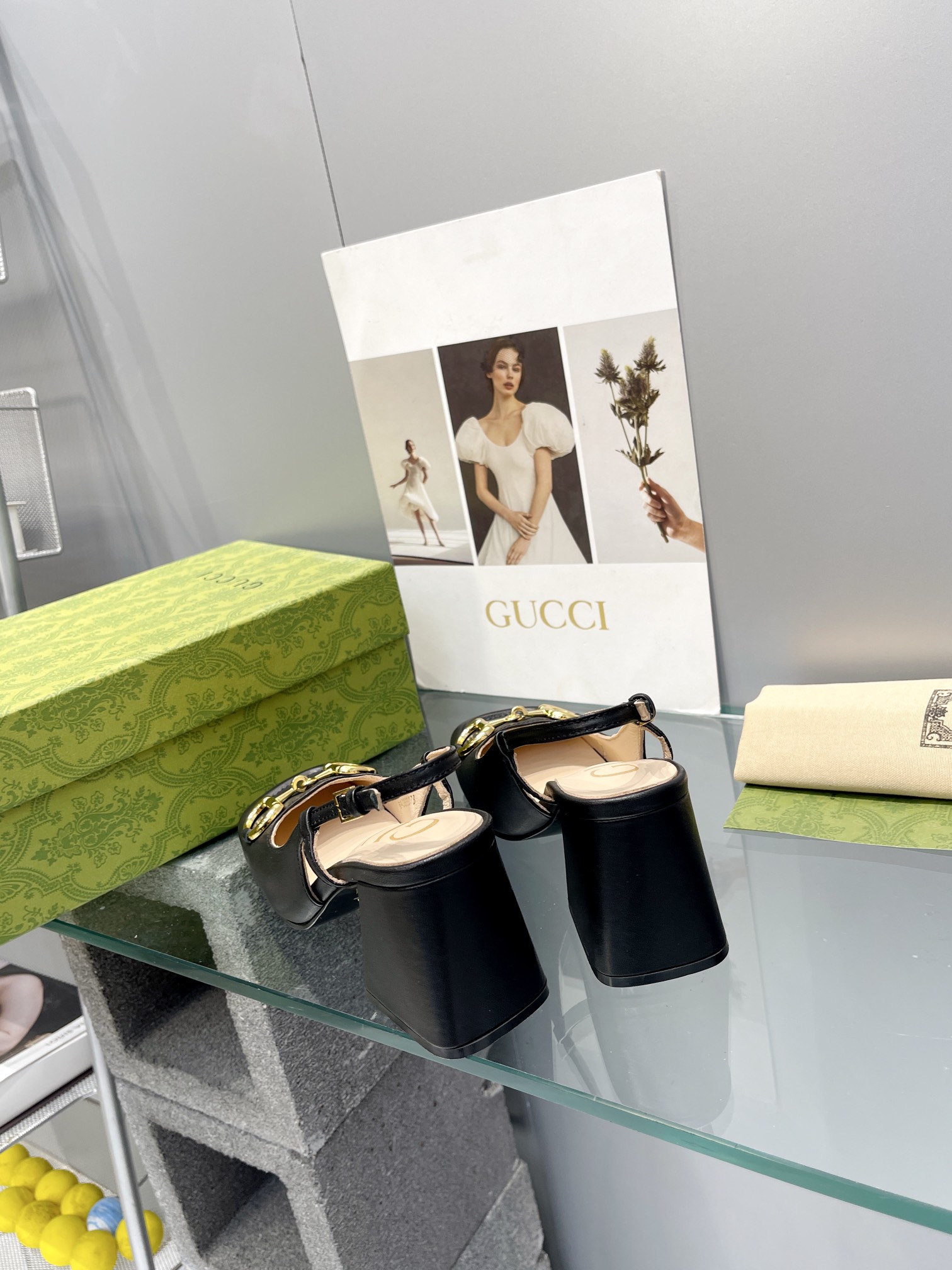 93556-Gucci-828 gallery