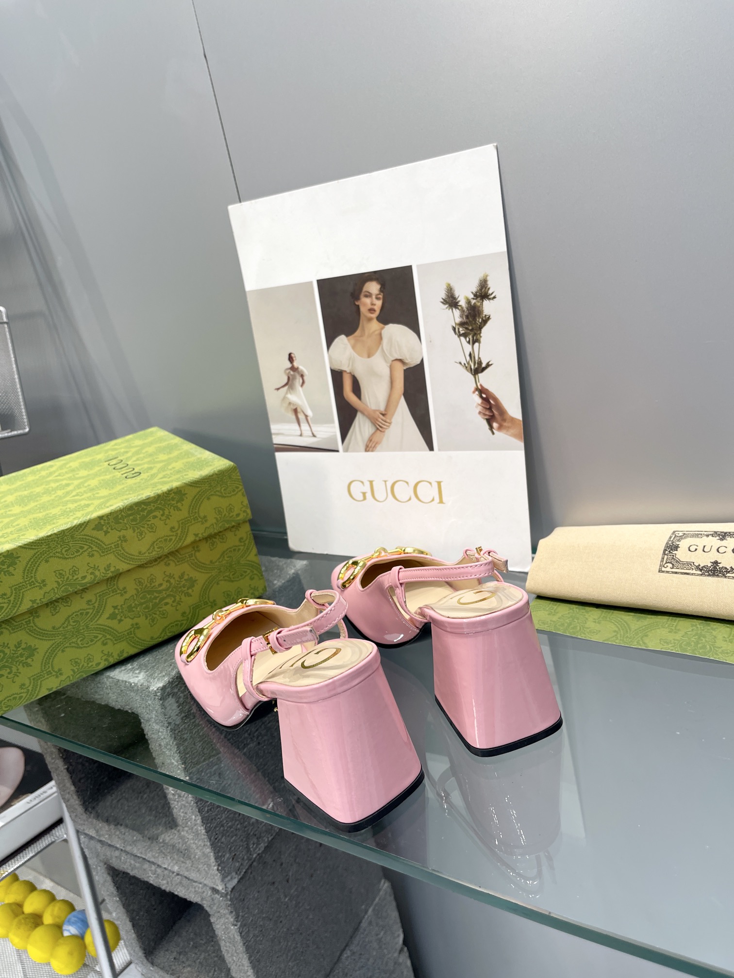 93556-Gucci-828 gallery