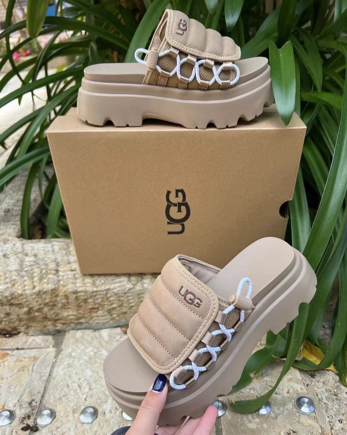 AN4254 UGG  66.99$  F6E4254  -UG2 gallery