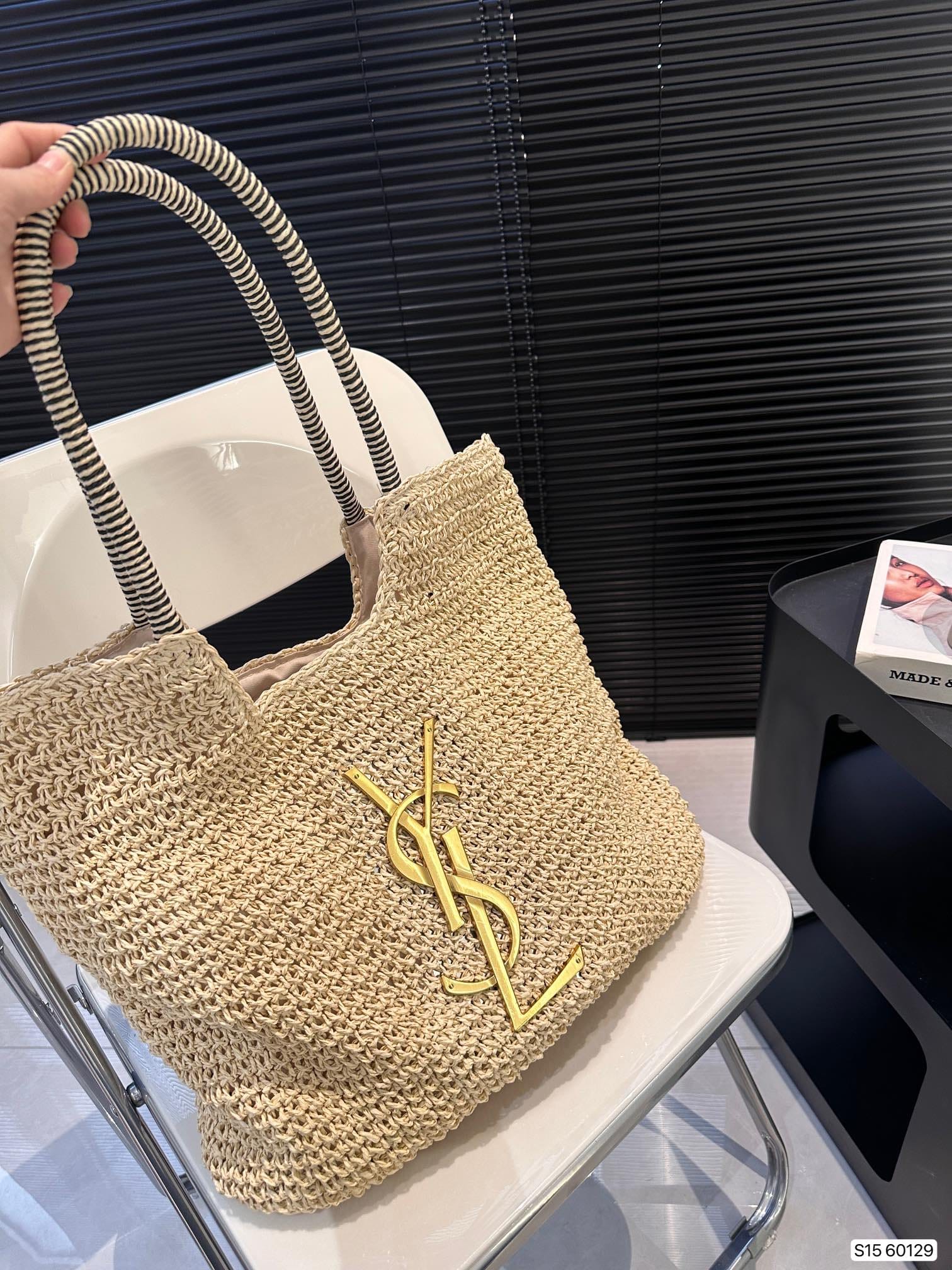 AN4267 YSL 49.99$  D5Y4267  -GBB gallery