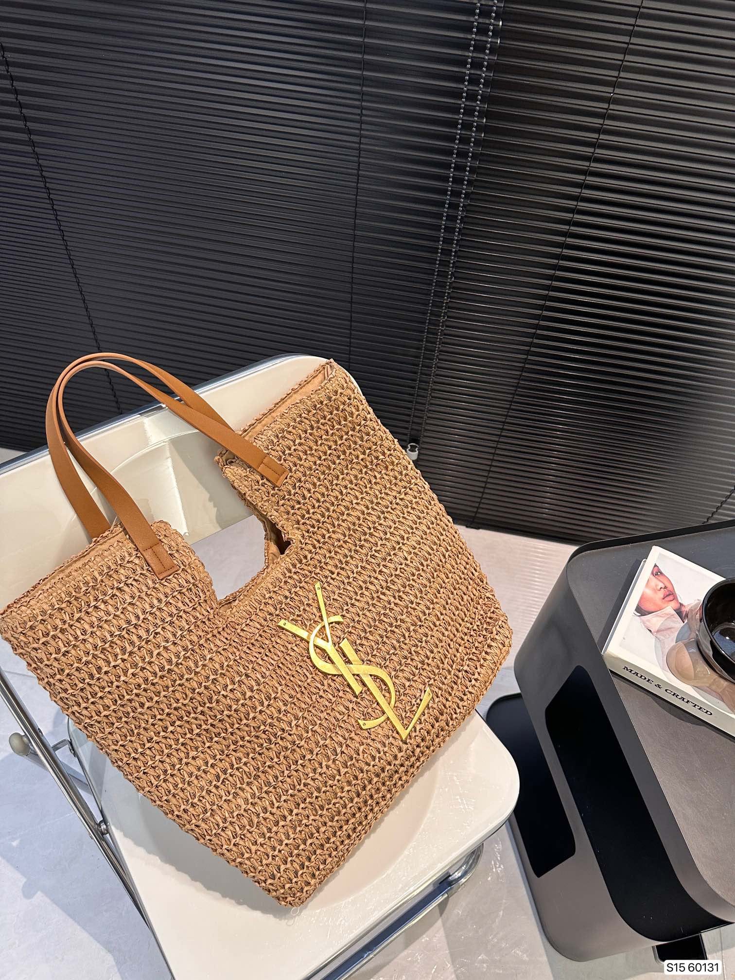 AN4267 YSL 49.99$  D5Y4267  -GBB gallery