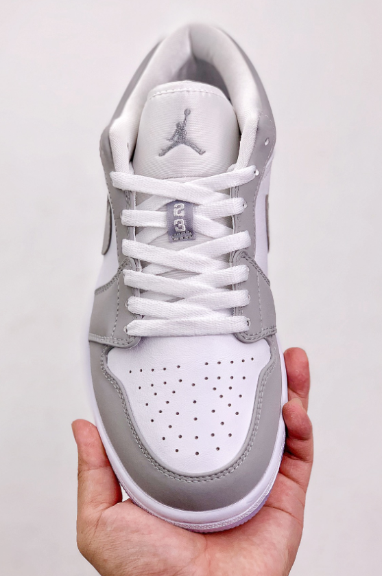 Air Jordan $82 gallery