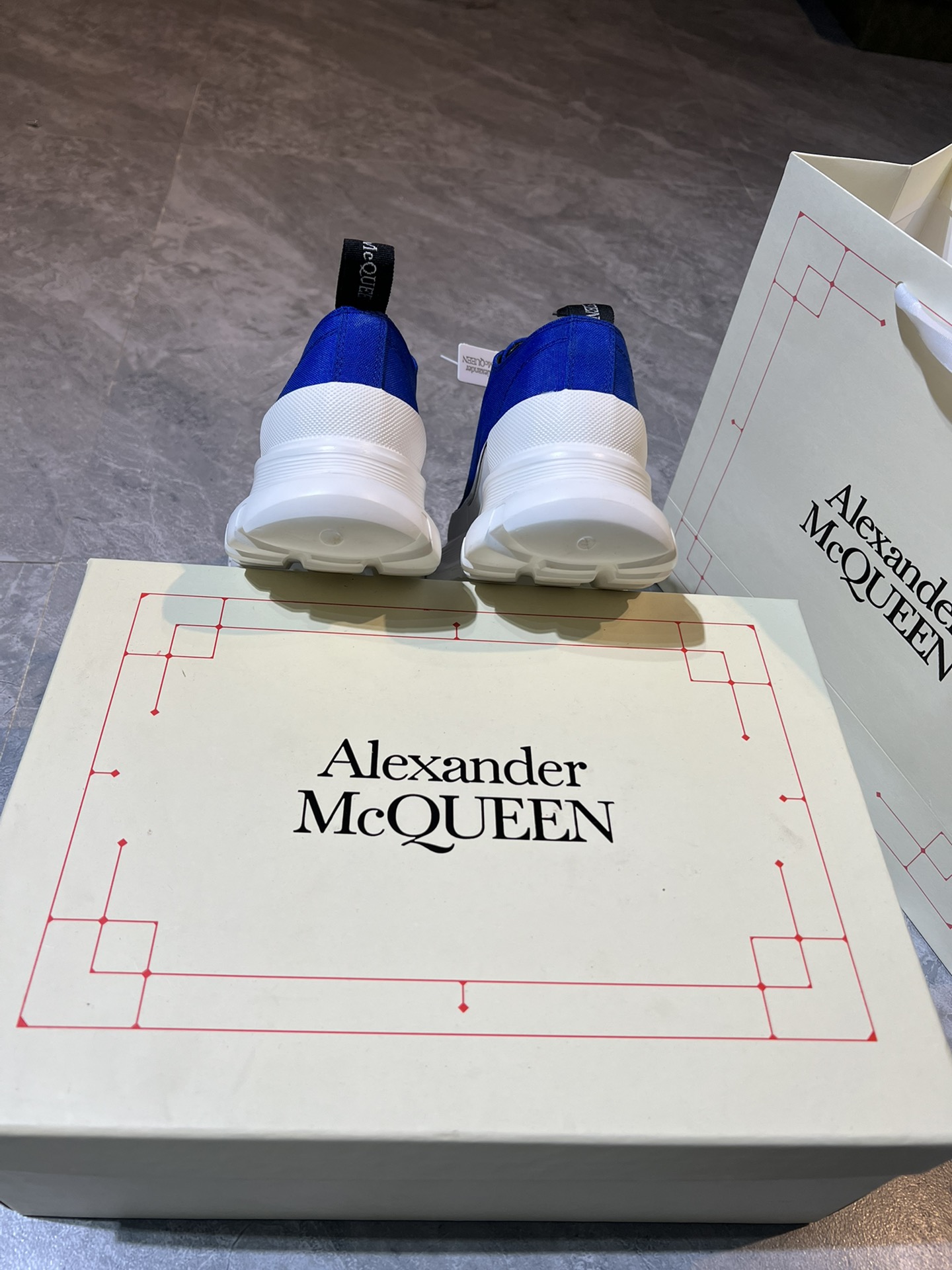 Alexander MQ 49.99$  code 343-6215-R gallery