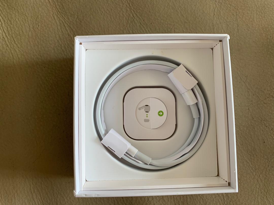 Apple headphones CODE 200-2536-F gallery