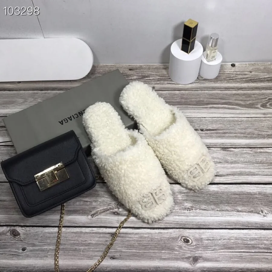 BALENCIAGA $51 gallery