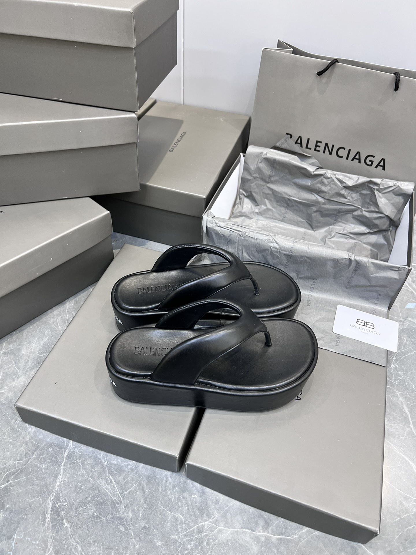 BALENCIAG  45.99$  code 449-6575-R gallery