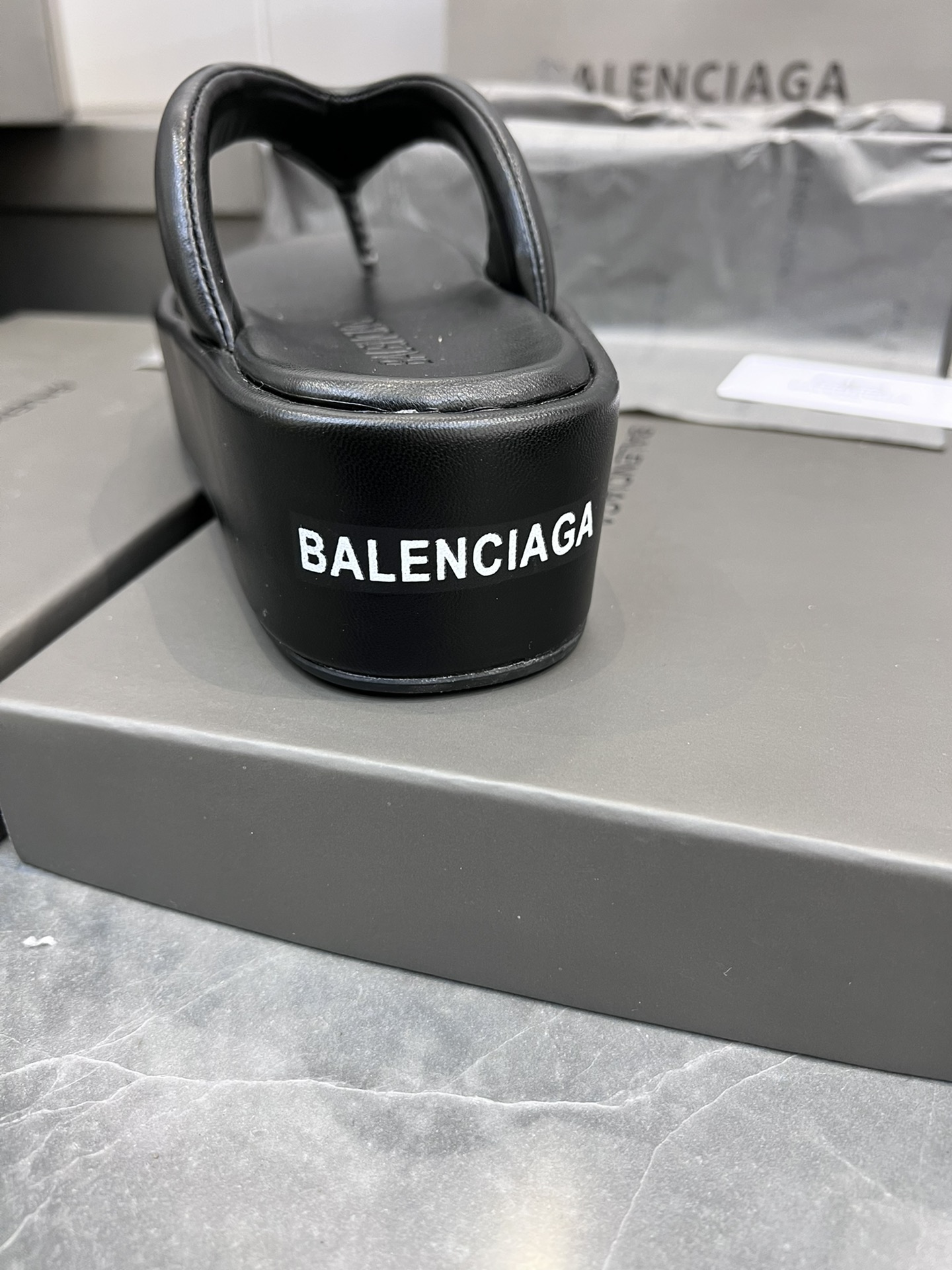 BALENCIAG  45.99$  code 449-6575-R gallery