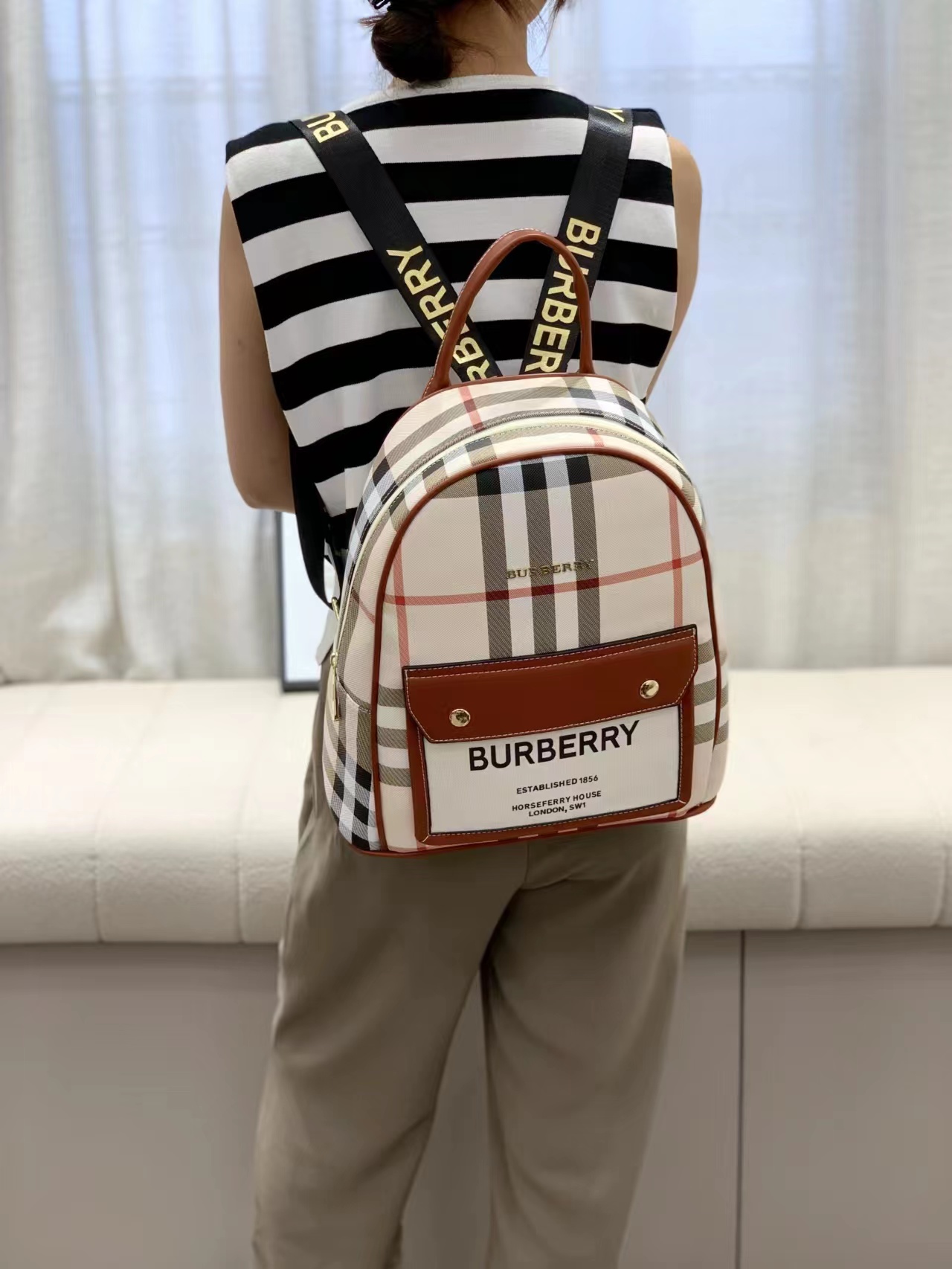 BURBERRY 36.73$    code  404-6760-R gallery