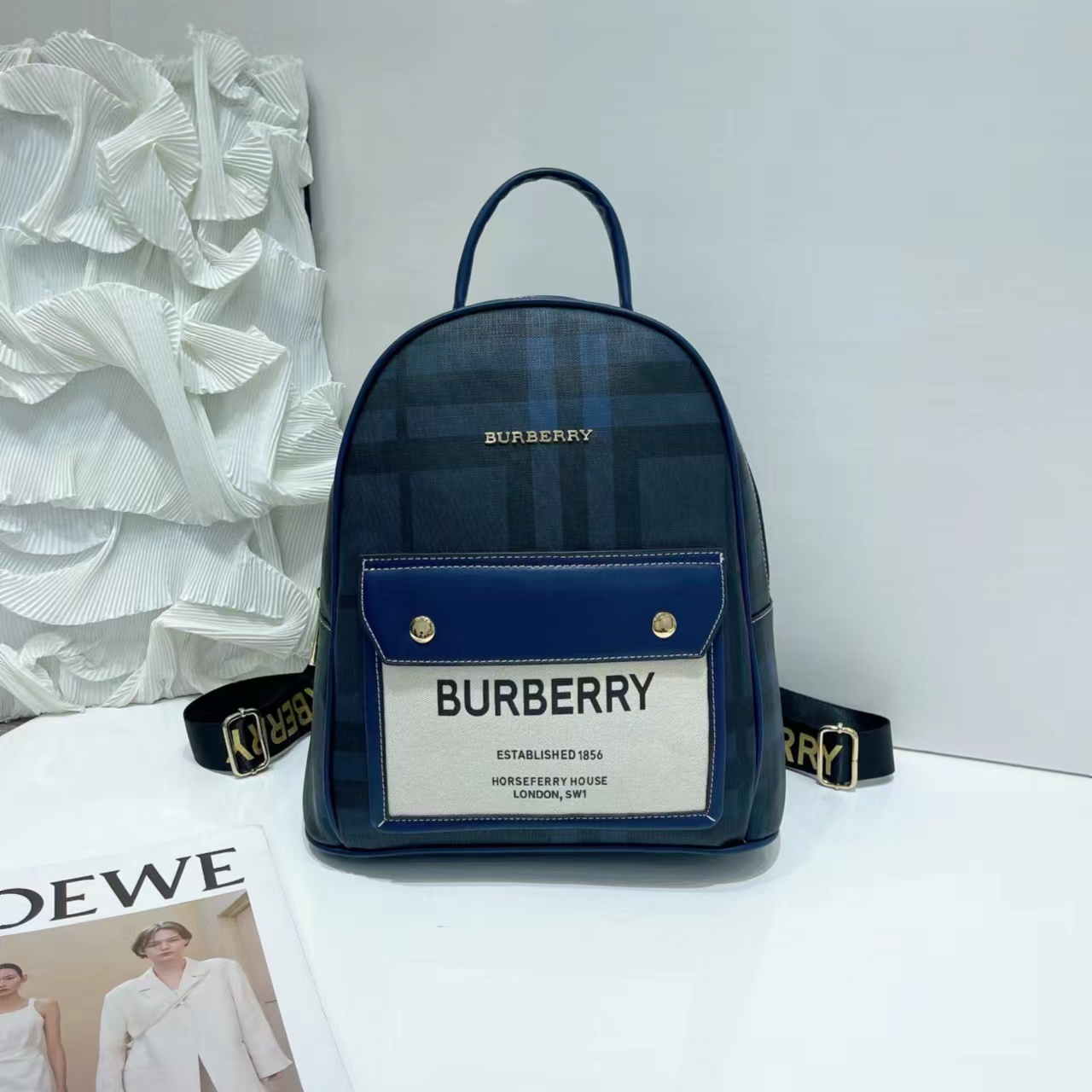 BURBERRY 36.73$    code  404-6760-R gallery