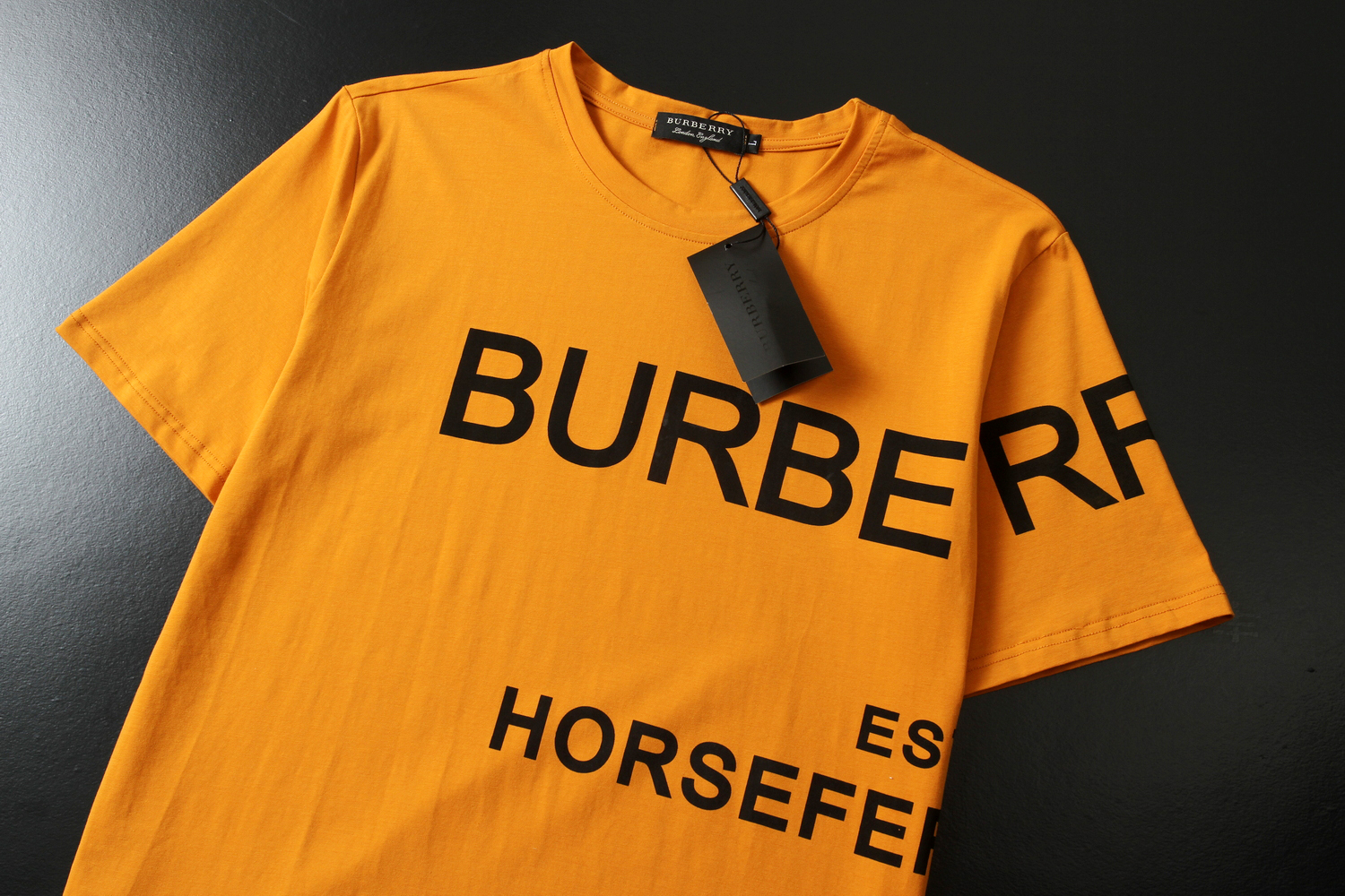 BURBERRY  22.59$ CODE 253-7147-R gallery