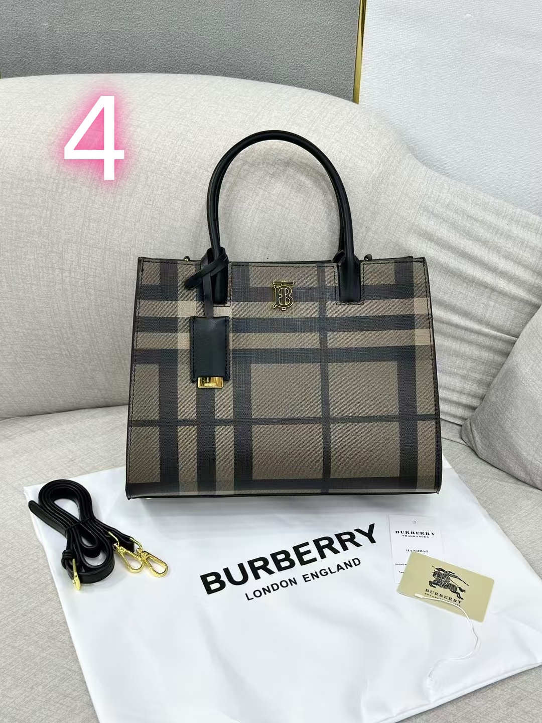 BURBERRY  42.99$   CODE 404-7266-R gallery