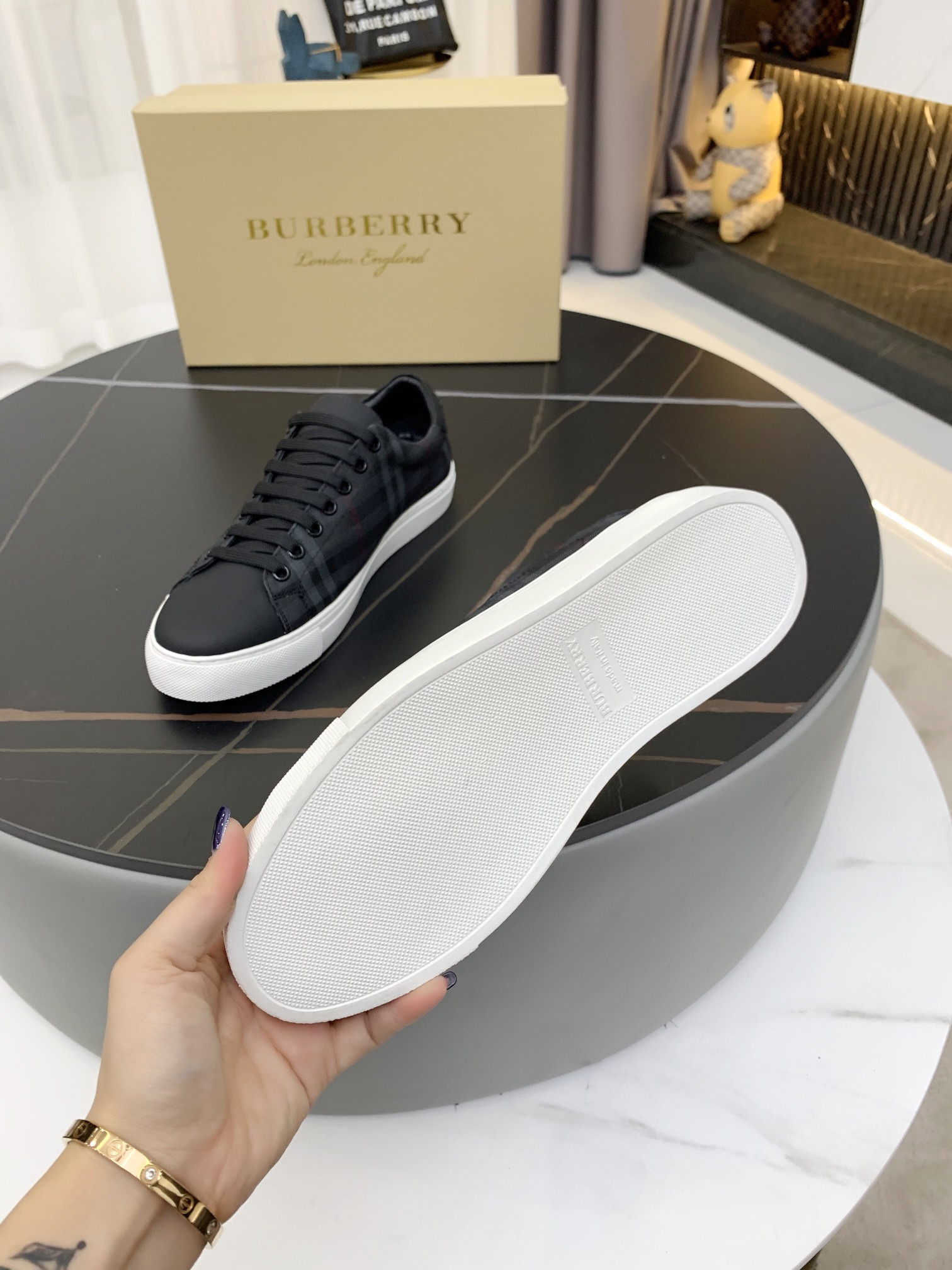 Balenciaga 45.55$  code 449-5867-R gallery