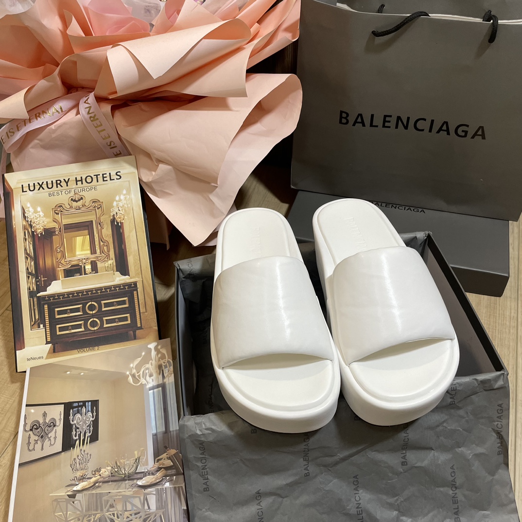 Balenciaga 48.15$  CODE 449-6927-R gallery