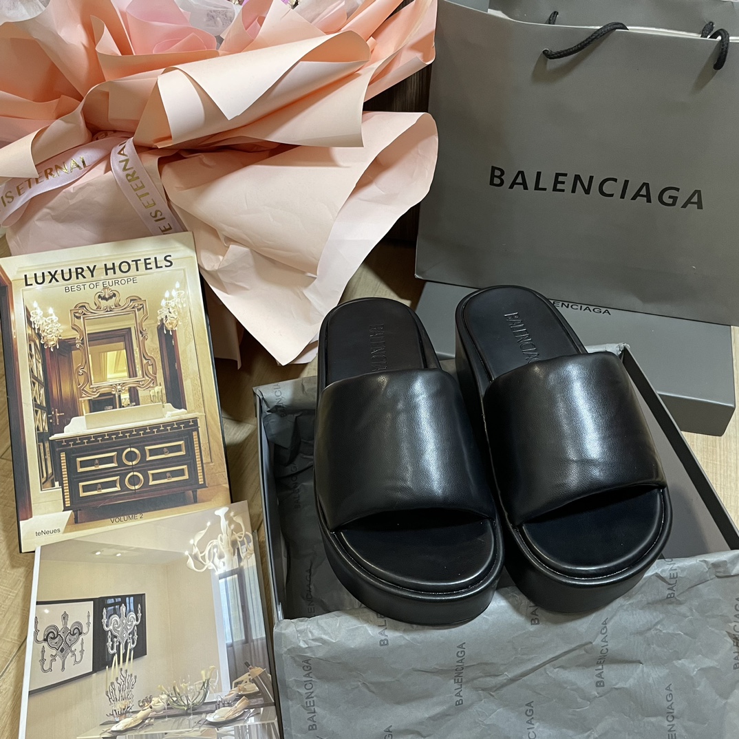 Balenciaga 48.15$  CODE 449-6927-R gallery