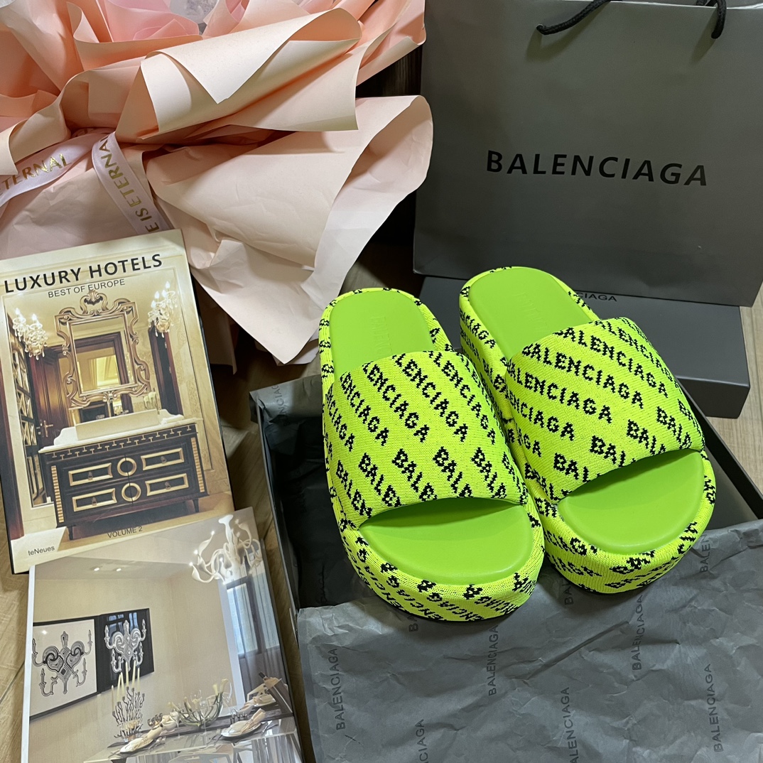 Balenciaga 48.15$  CODE 449-6927-R gallery