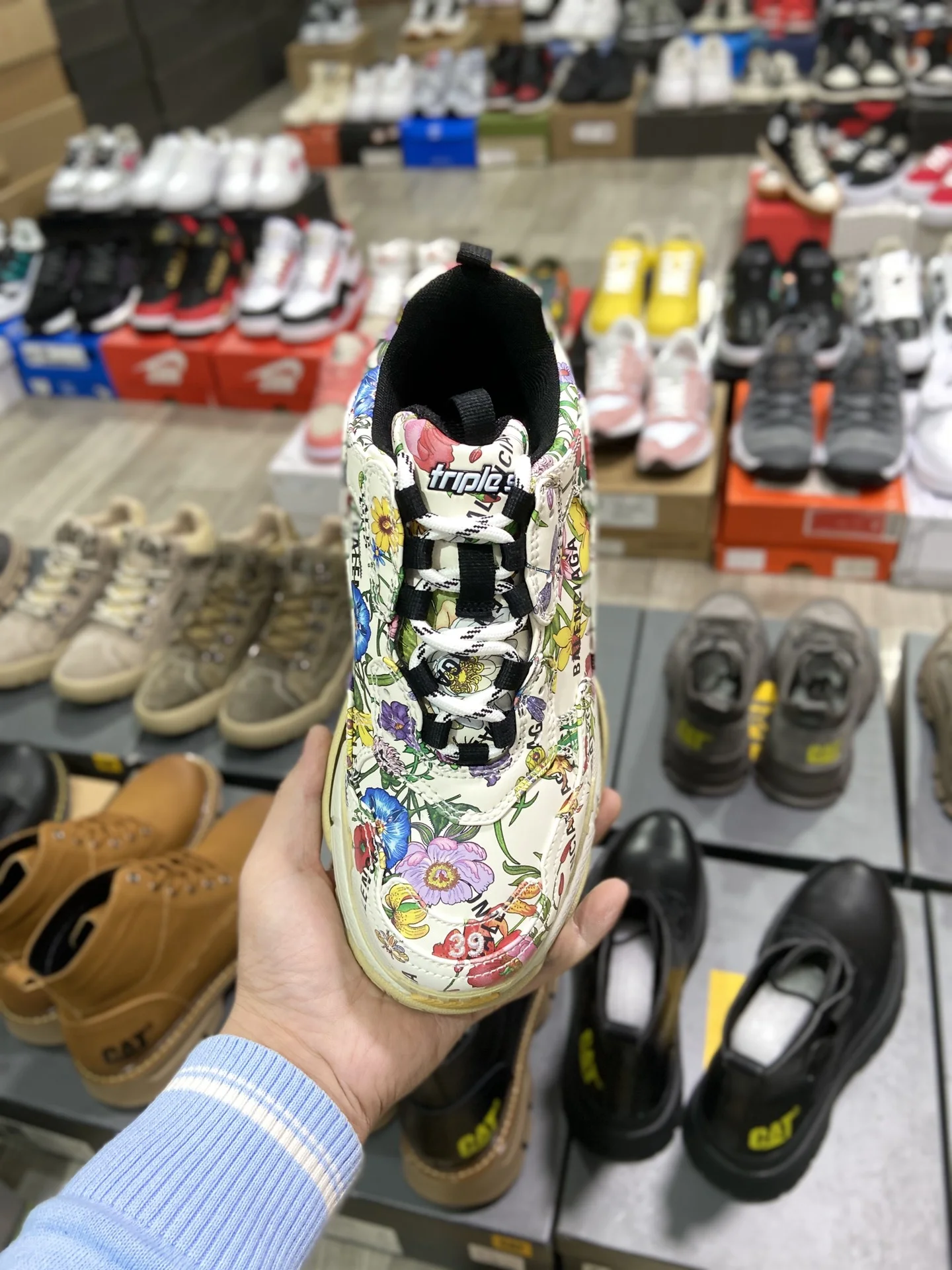 Balenciaga $185 gallery