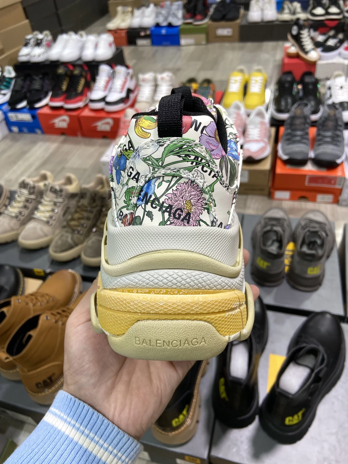 Balenciaga $185 gallery