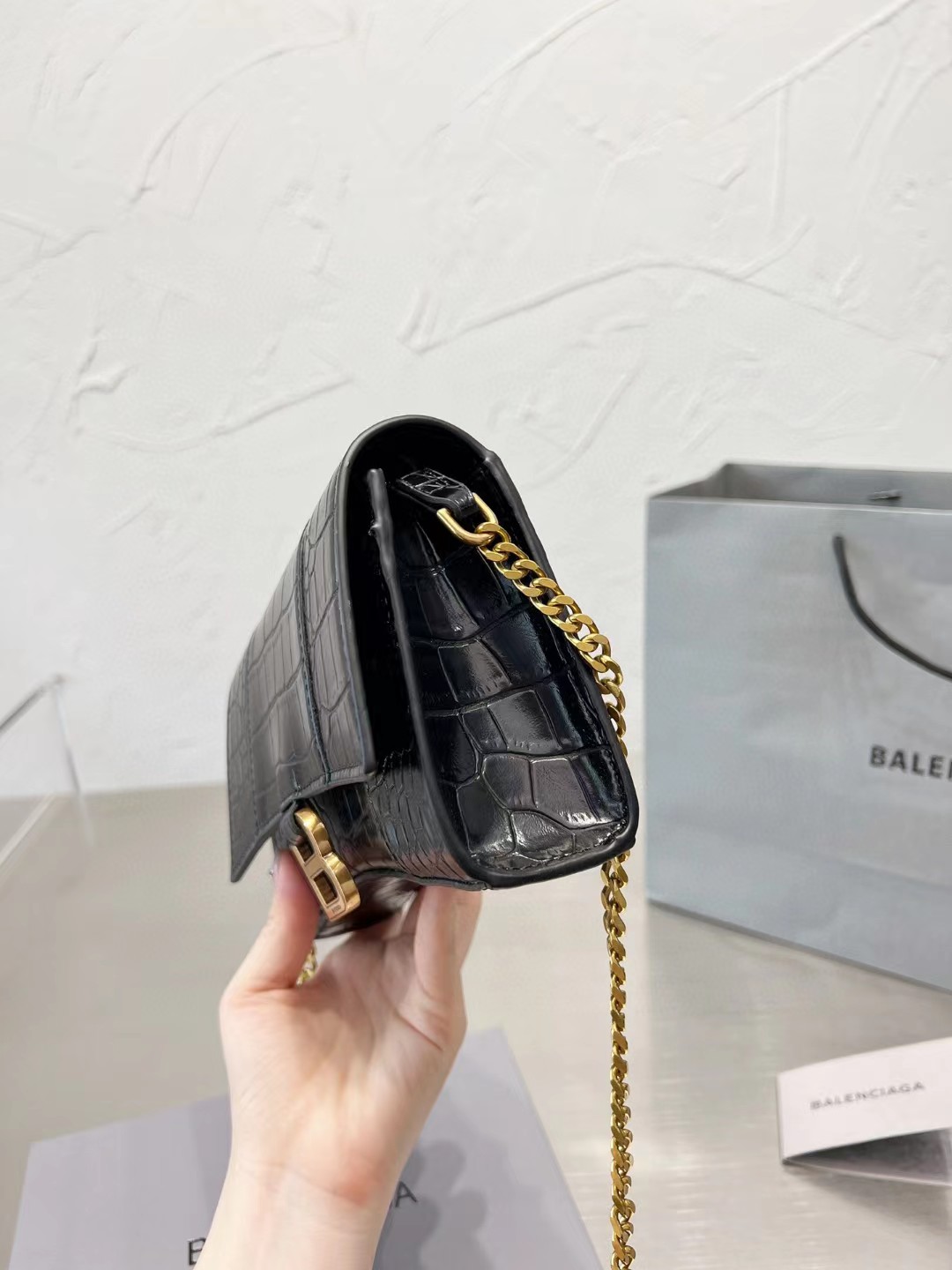 Balenciaga  64.99$  code 5941-R gallery