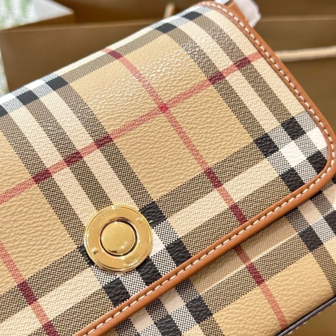 Burberry 5A  58$    10428-T gallery