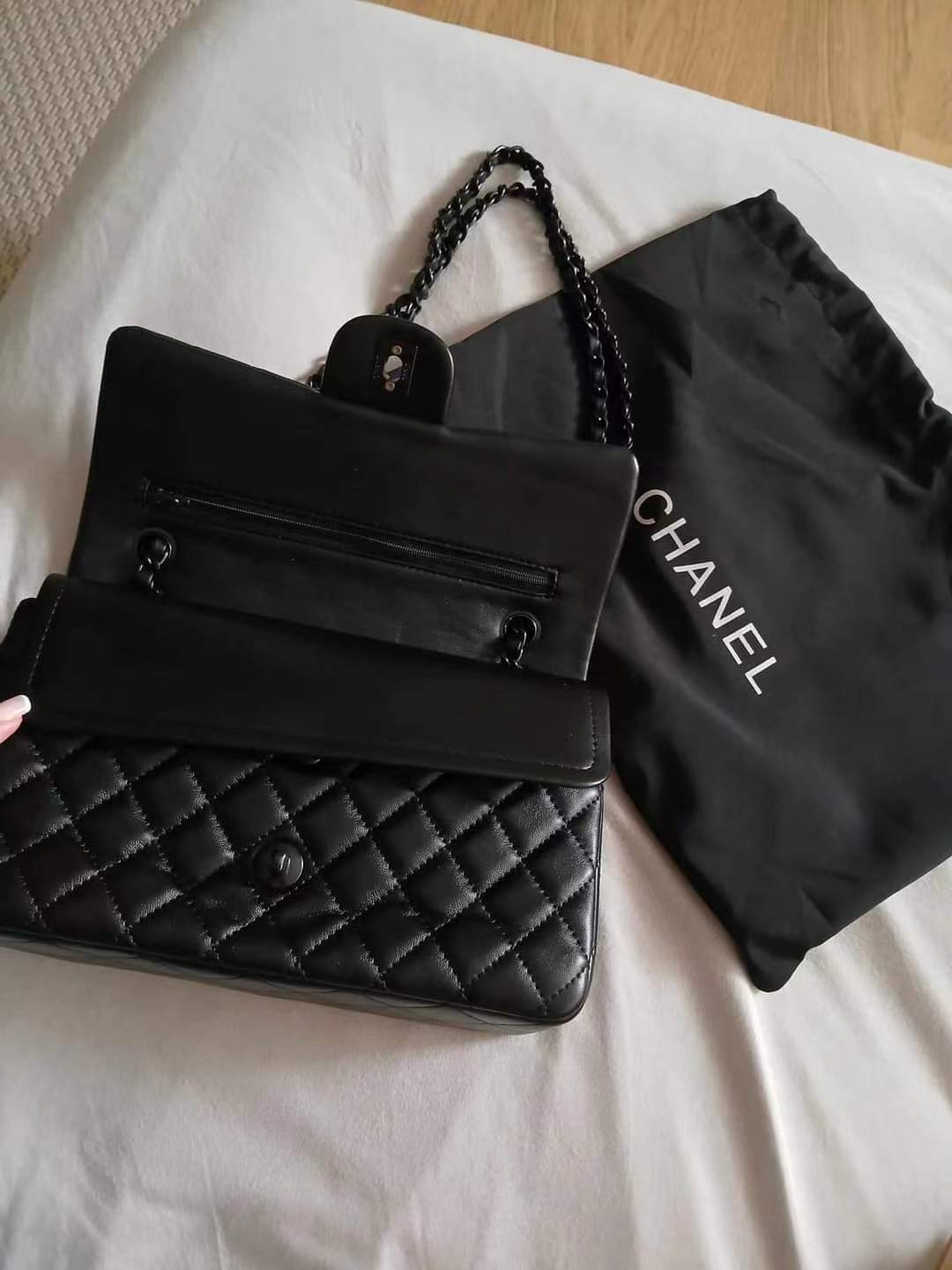 CHANEL  50.97$     CODE 306-7066-R gallery