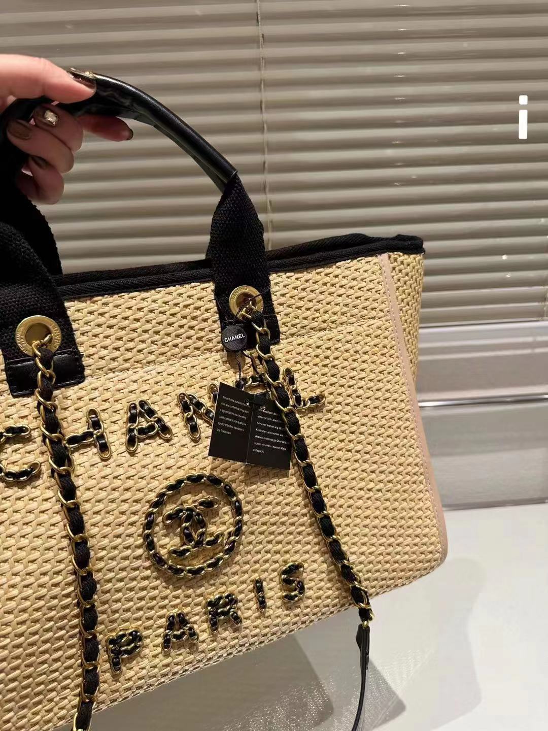 CHANEL  67.69$     code  472-6546-R gallery