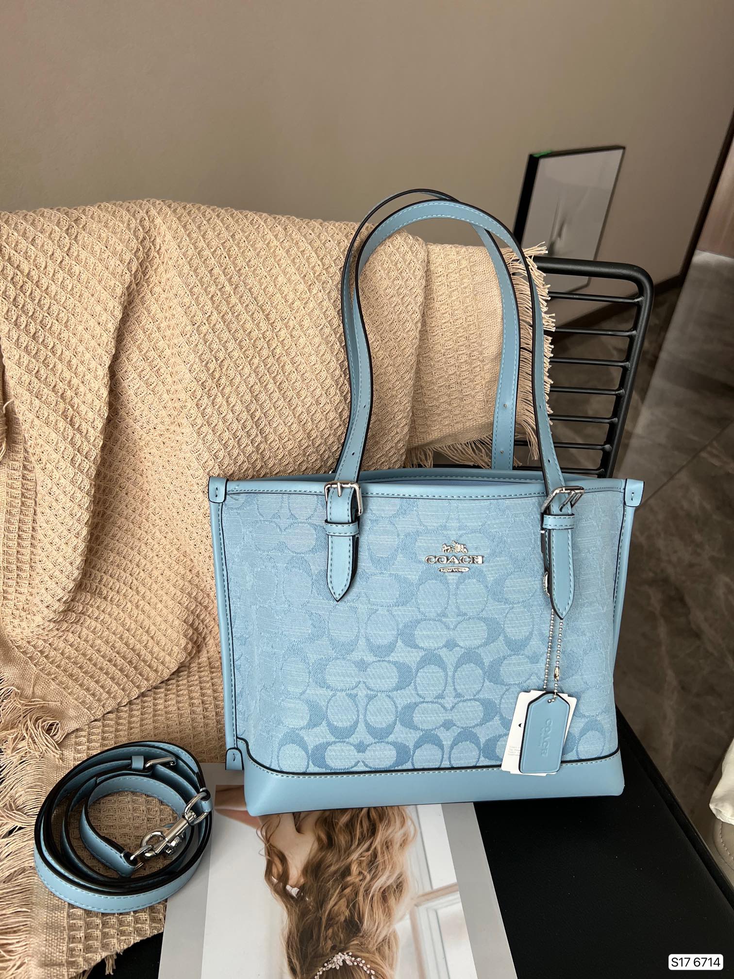 COACH 49.99$  CODE 306-6619-R gallery