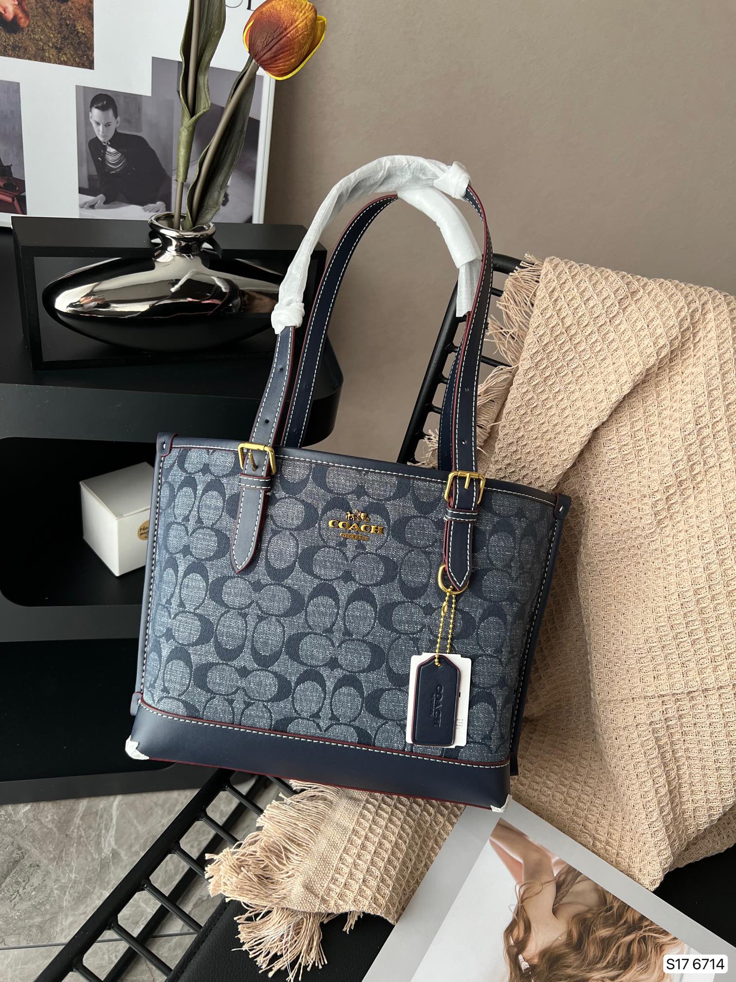 COACH 49.99$  CODE 306-6619-R gallery