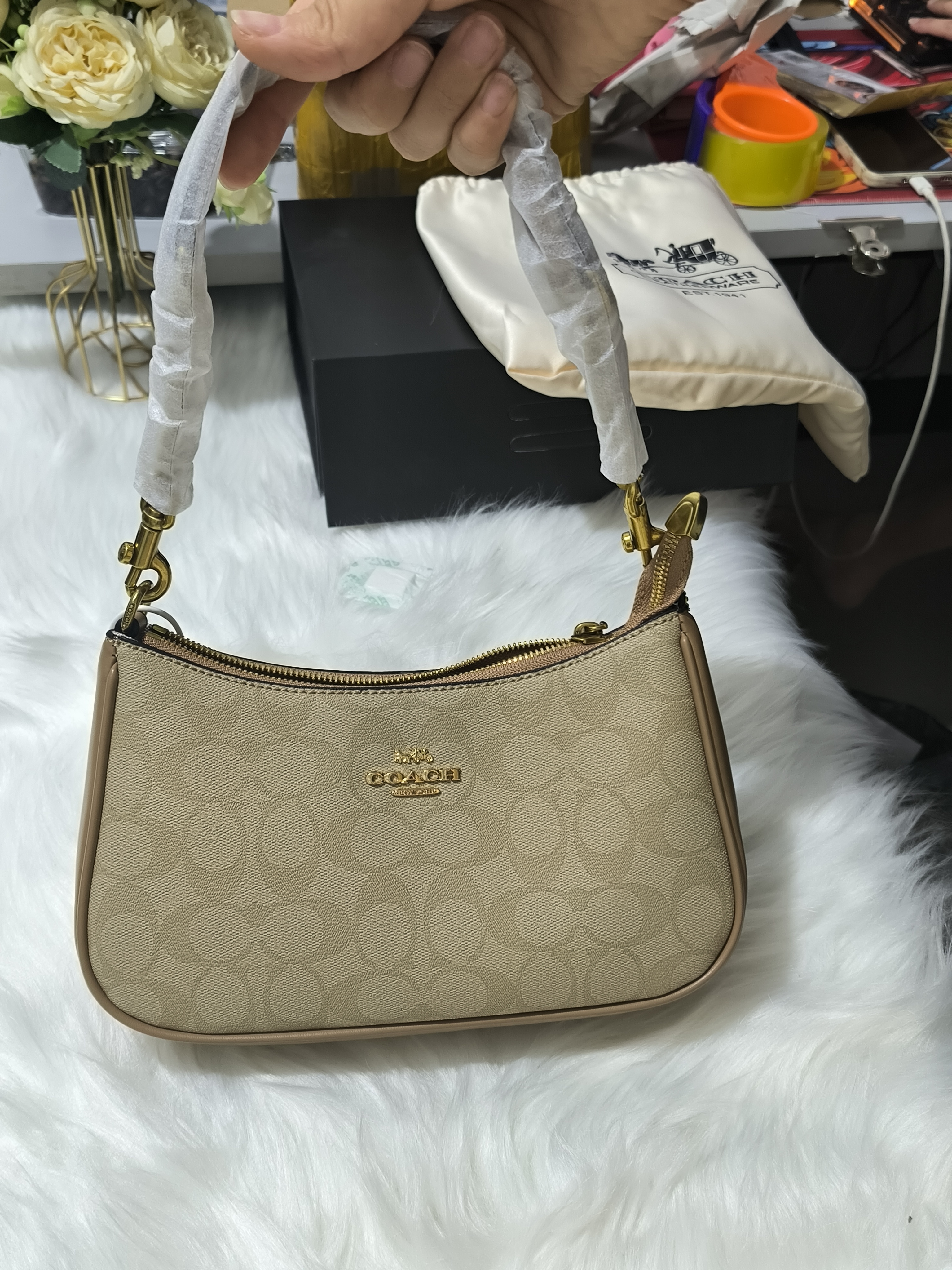 COACH 53.66$  code 306-6620-R gallery