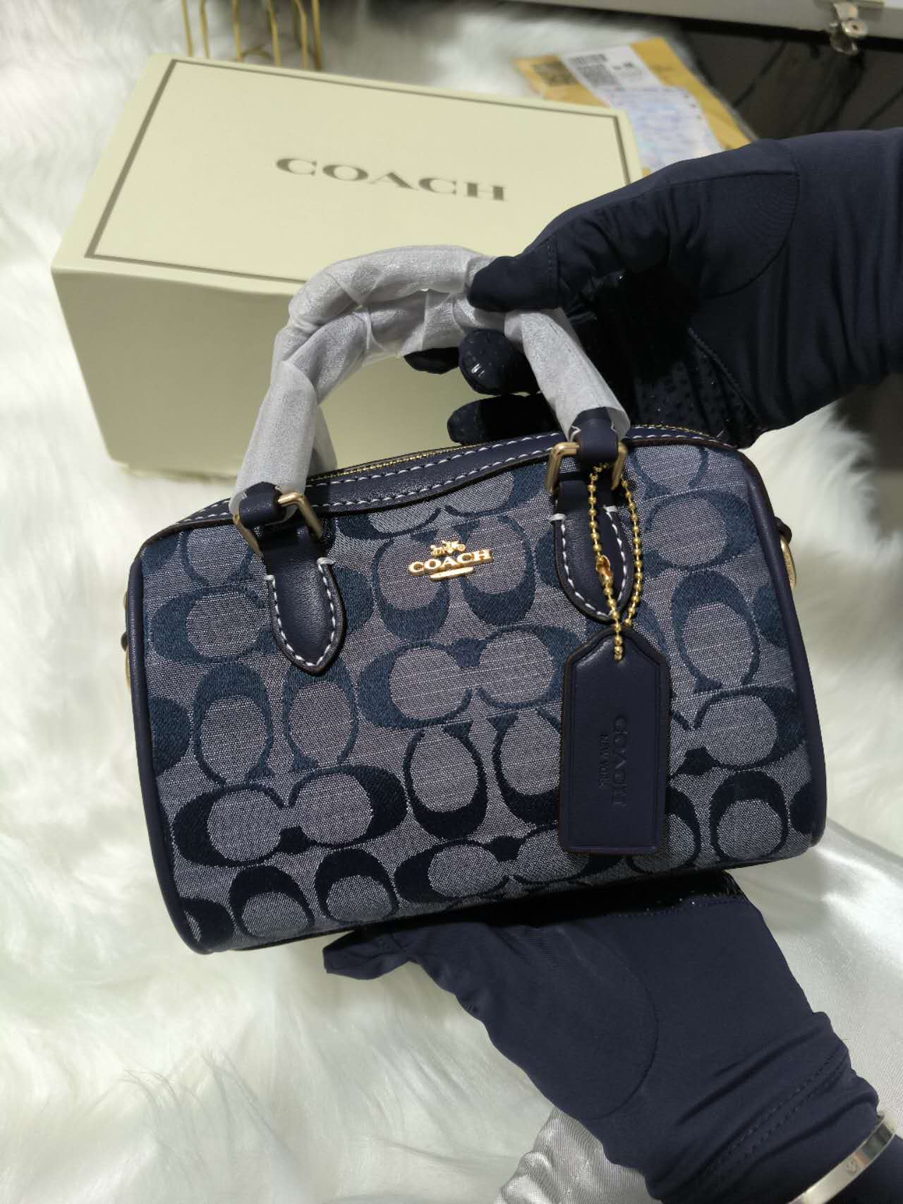 COACH  56.88$  code306- 6624-R gallery