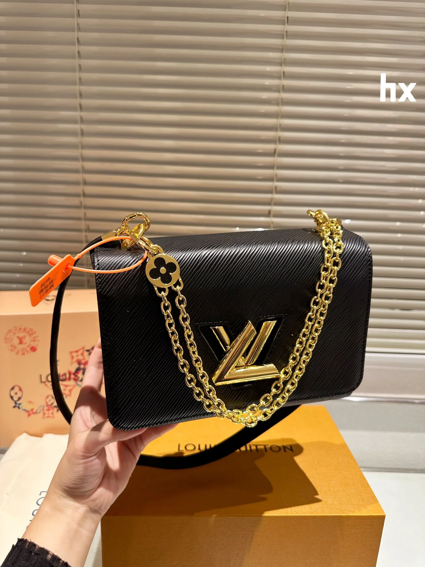 CODE:3310-55.99$-LV-with box gallery