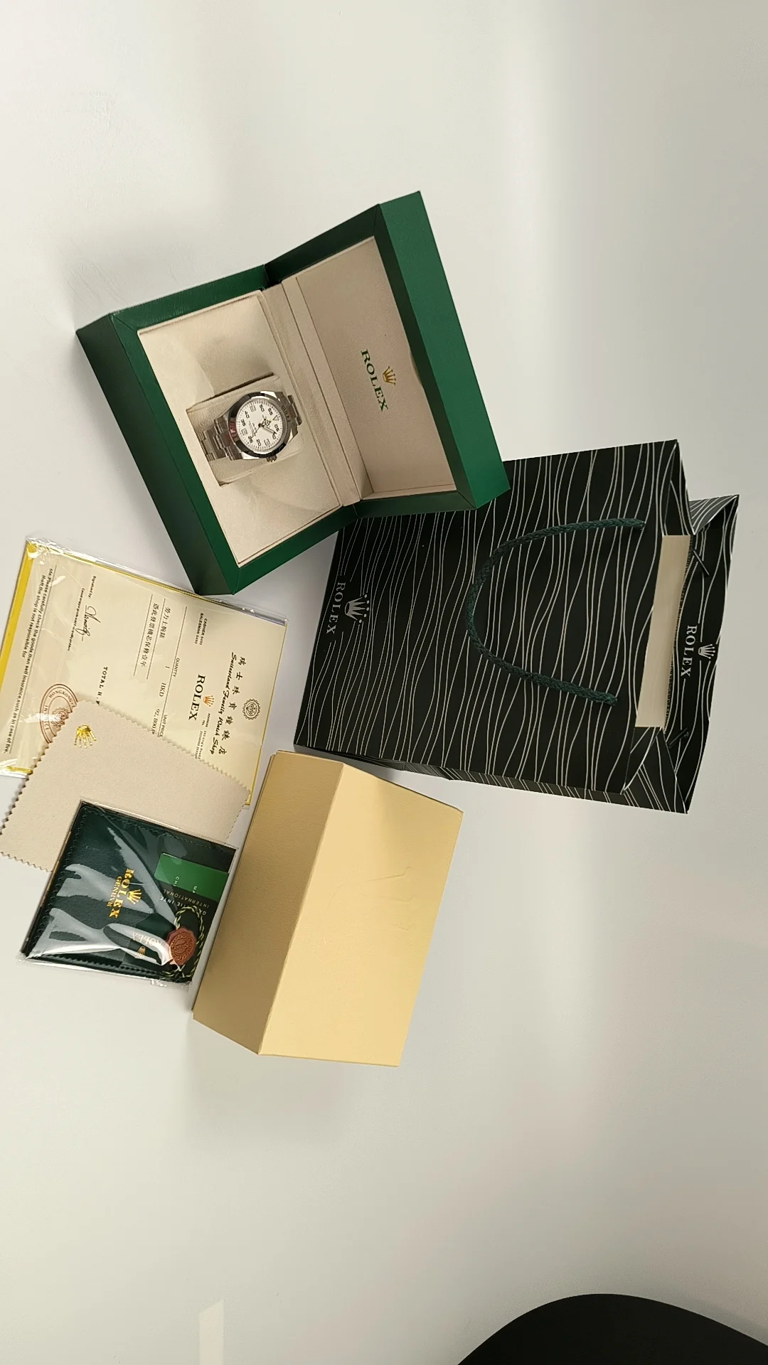 CODE:3811-120$-ROLEX-WITH BOX gallery