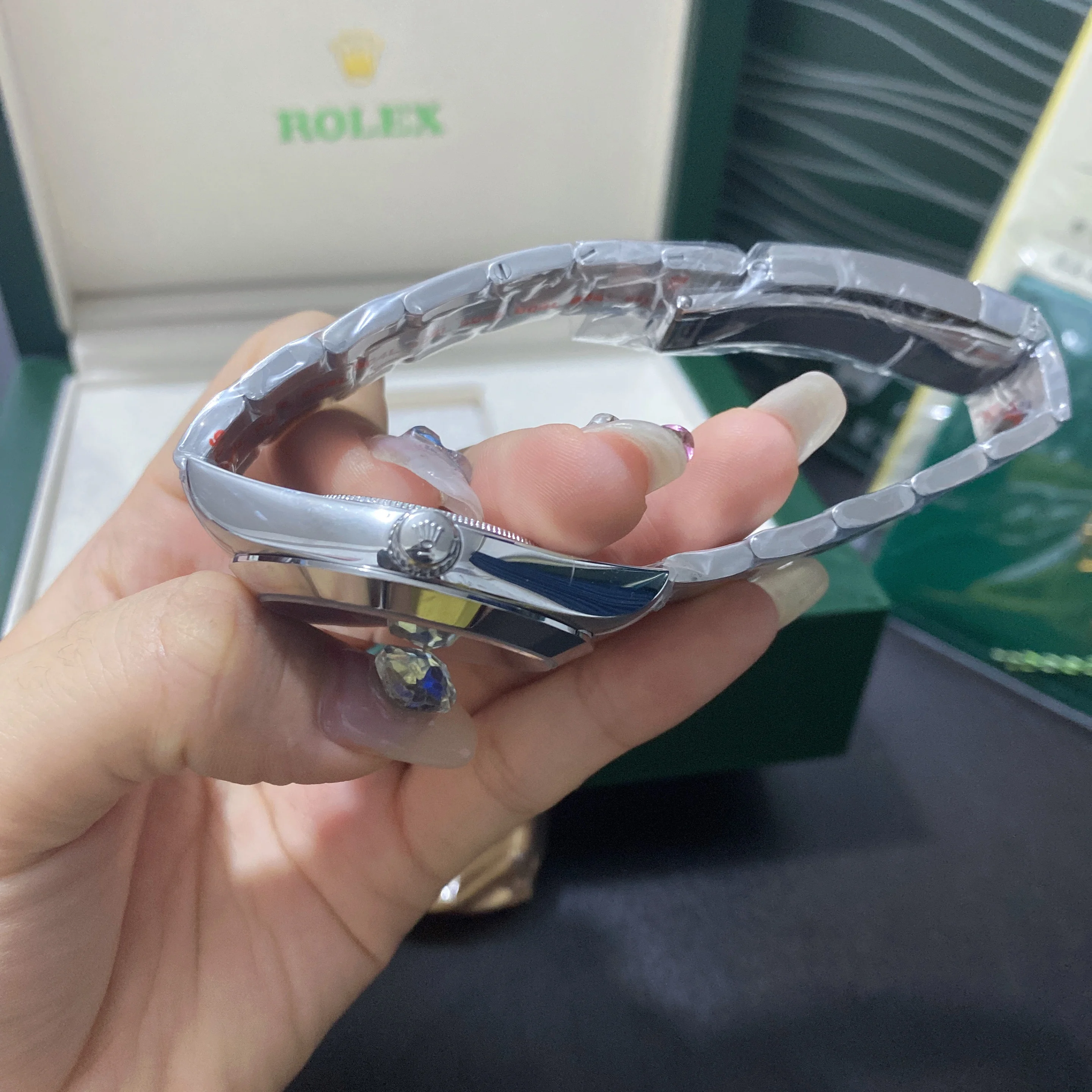 CODE:3811-120$-ROLEX-WITH BOX gallery