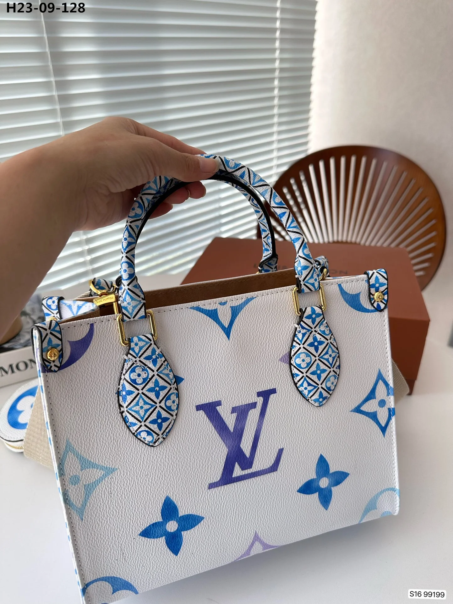 CODE:3820-478.88-66$-LV-WITH BOX gallery