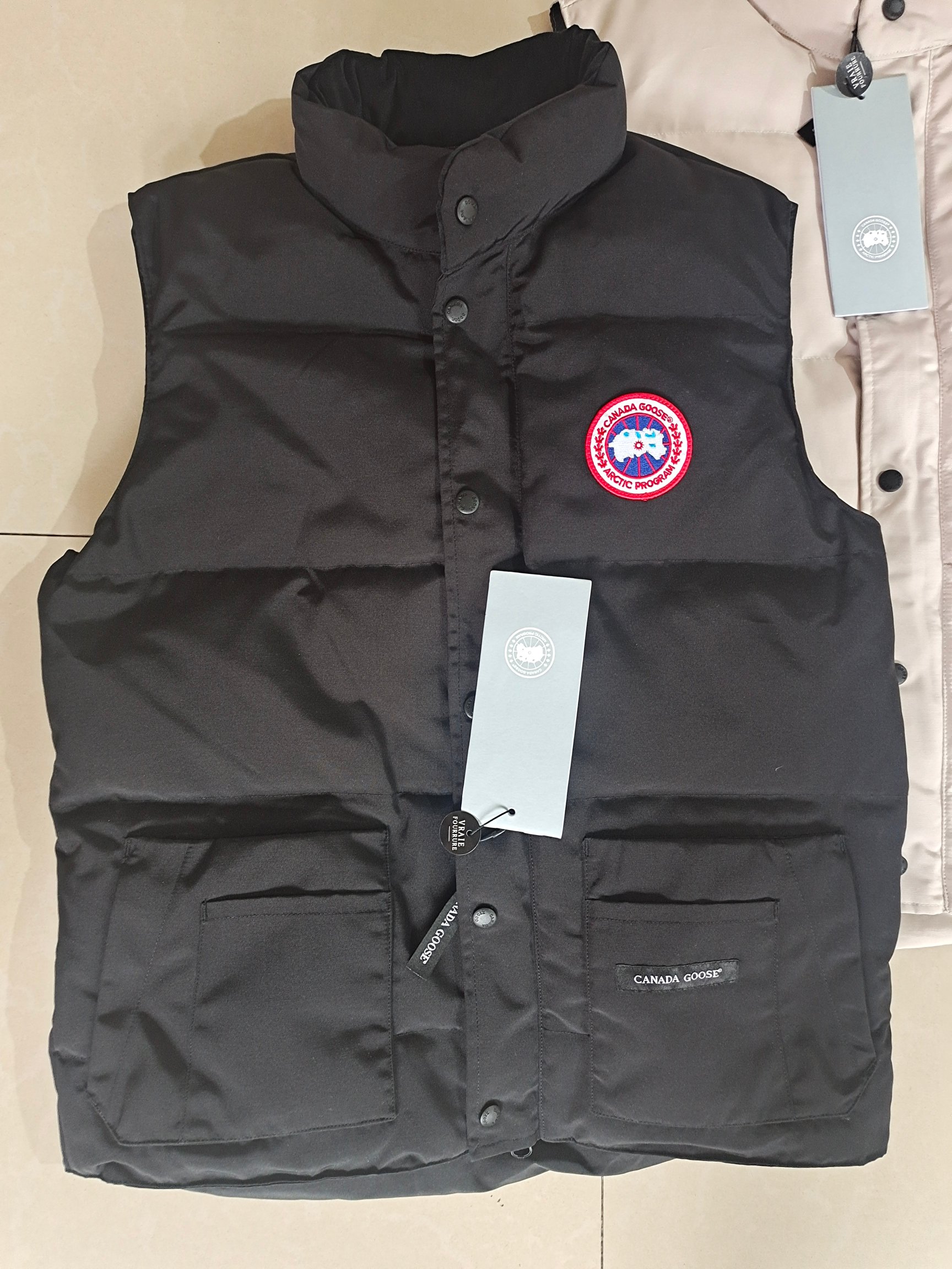 Canada Goose  62.58$    code 420-7269-R gallery