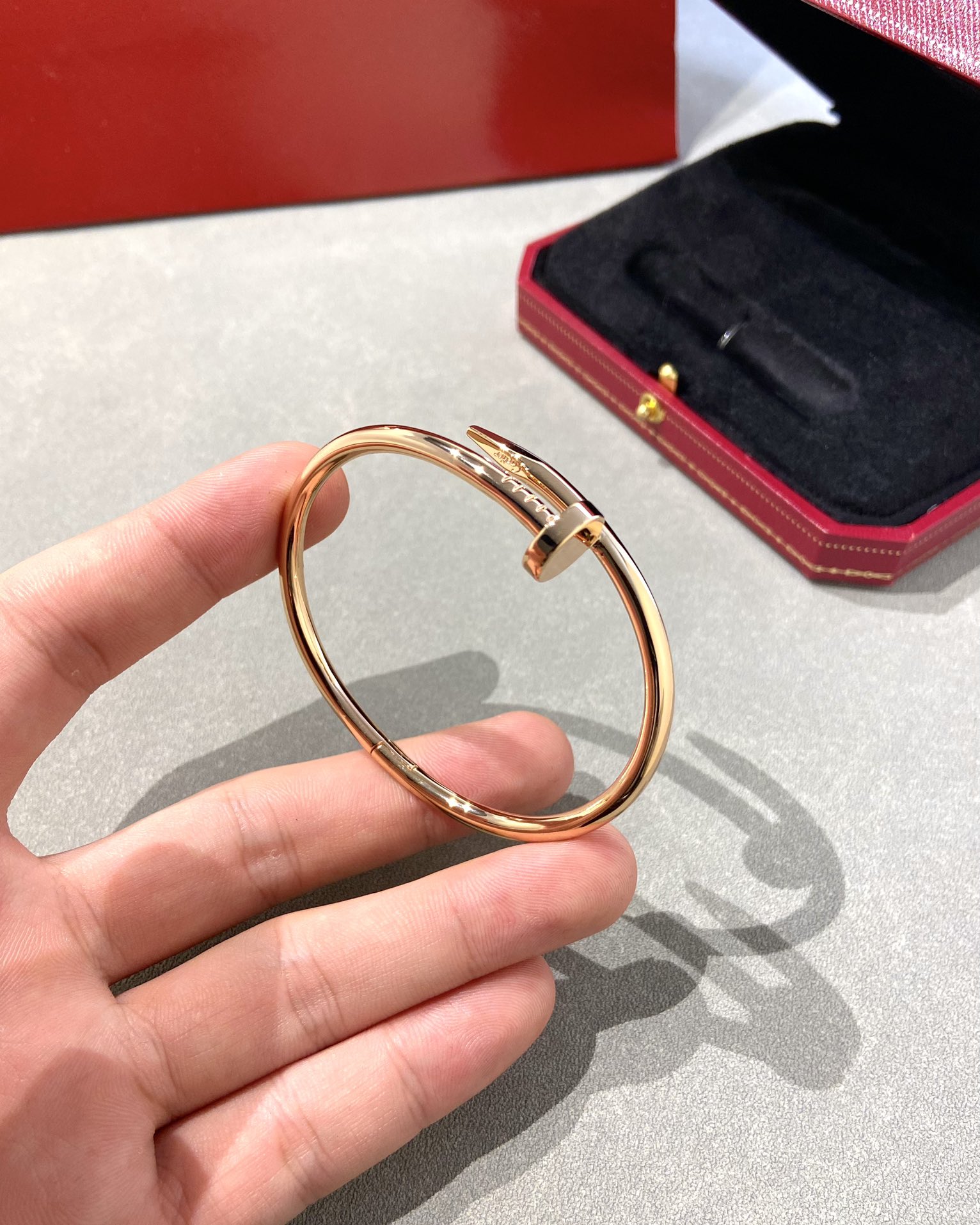 Cartier 47.33$  code 447-6647-R gallery