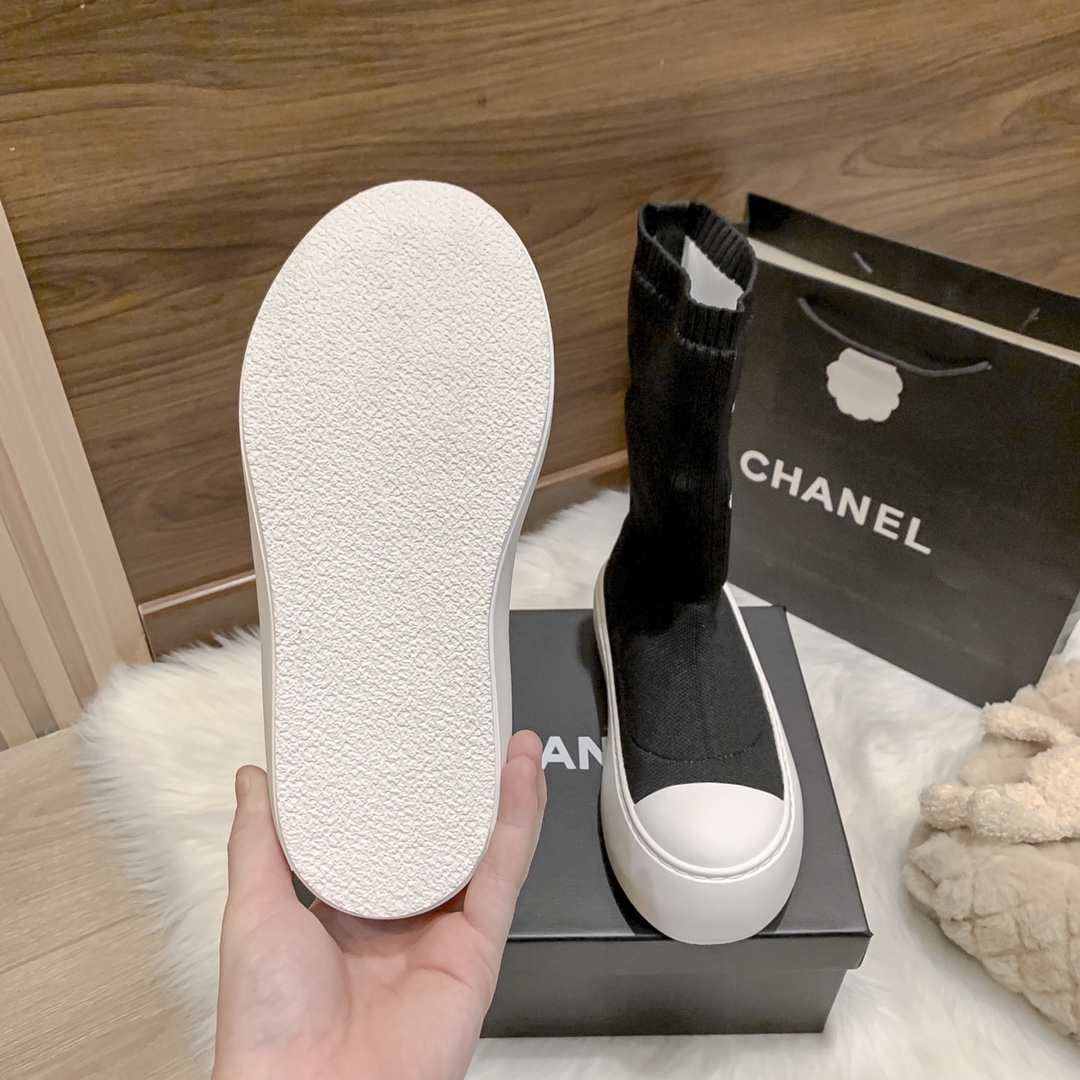 Chanel 49.61$   code 449-6274-R gallery