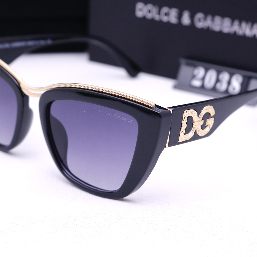 D&G $18 gallery