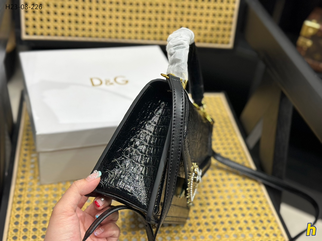 D&G $75 gallery